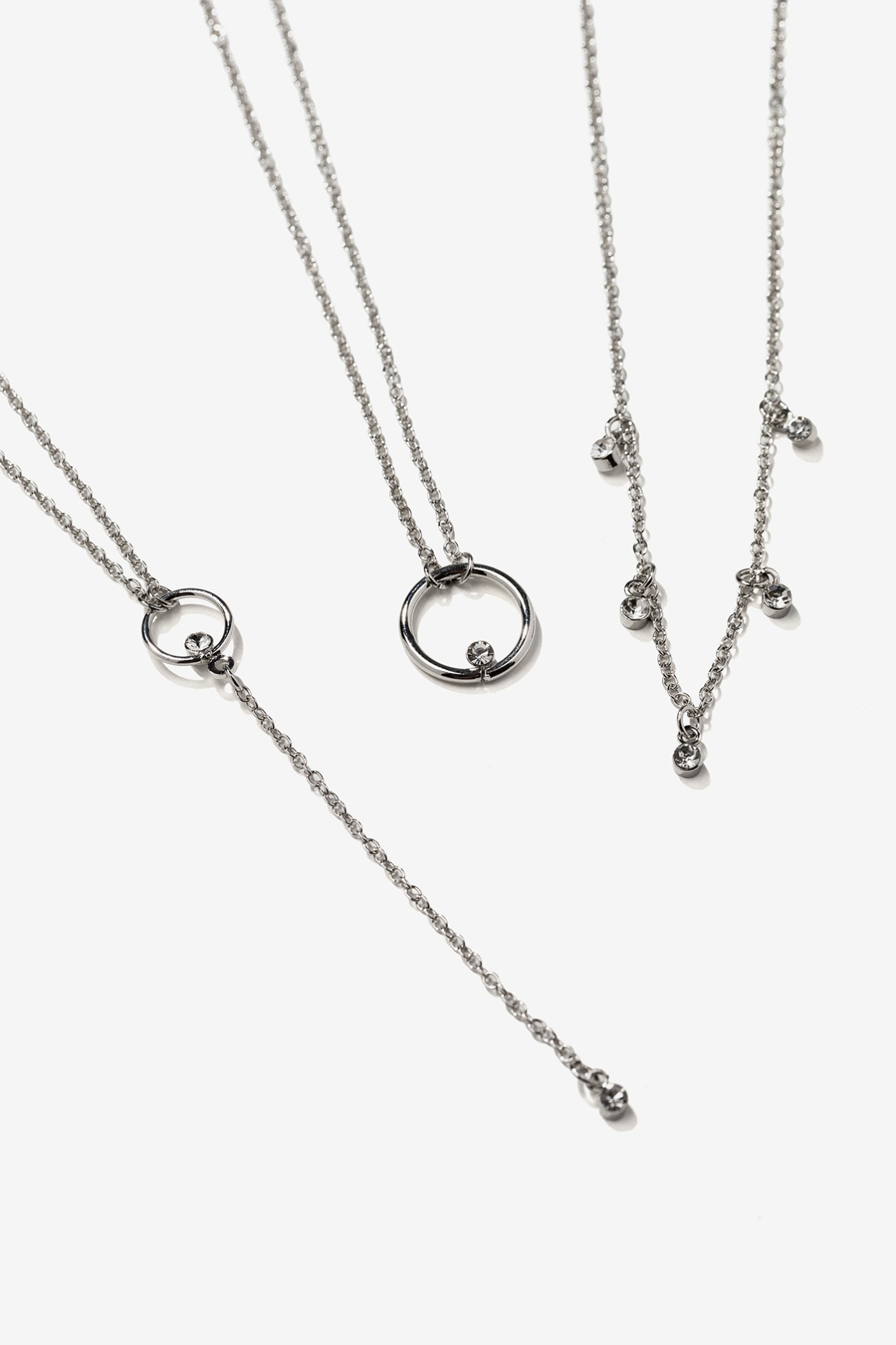 Collar plateado multicapa