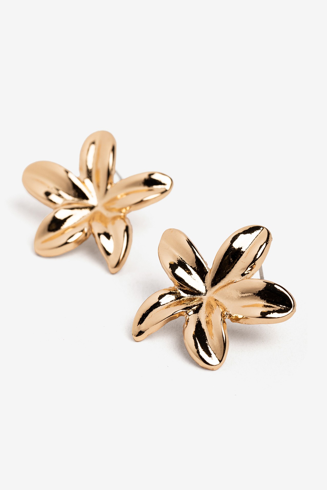 Pendientes flor dorada