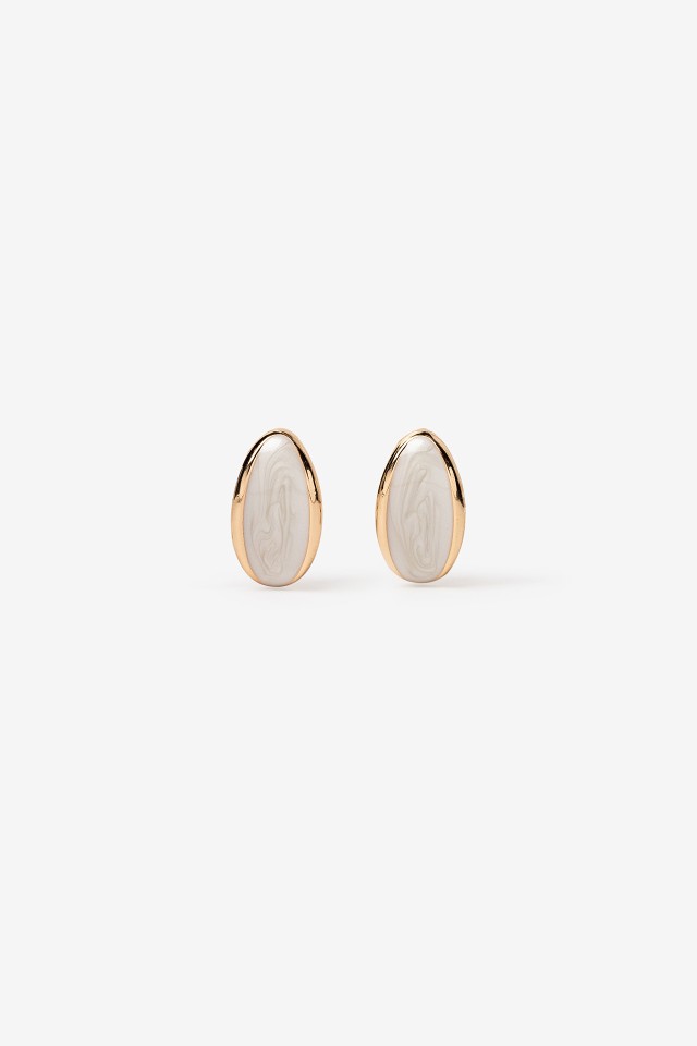Gold Oval Minimalist Earrings