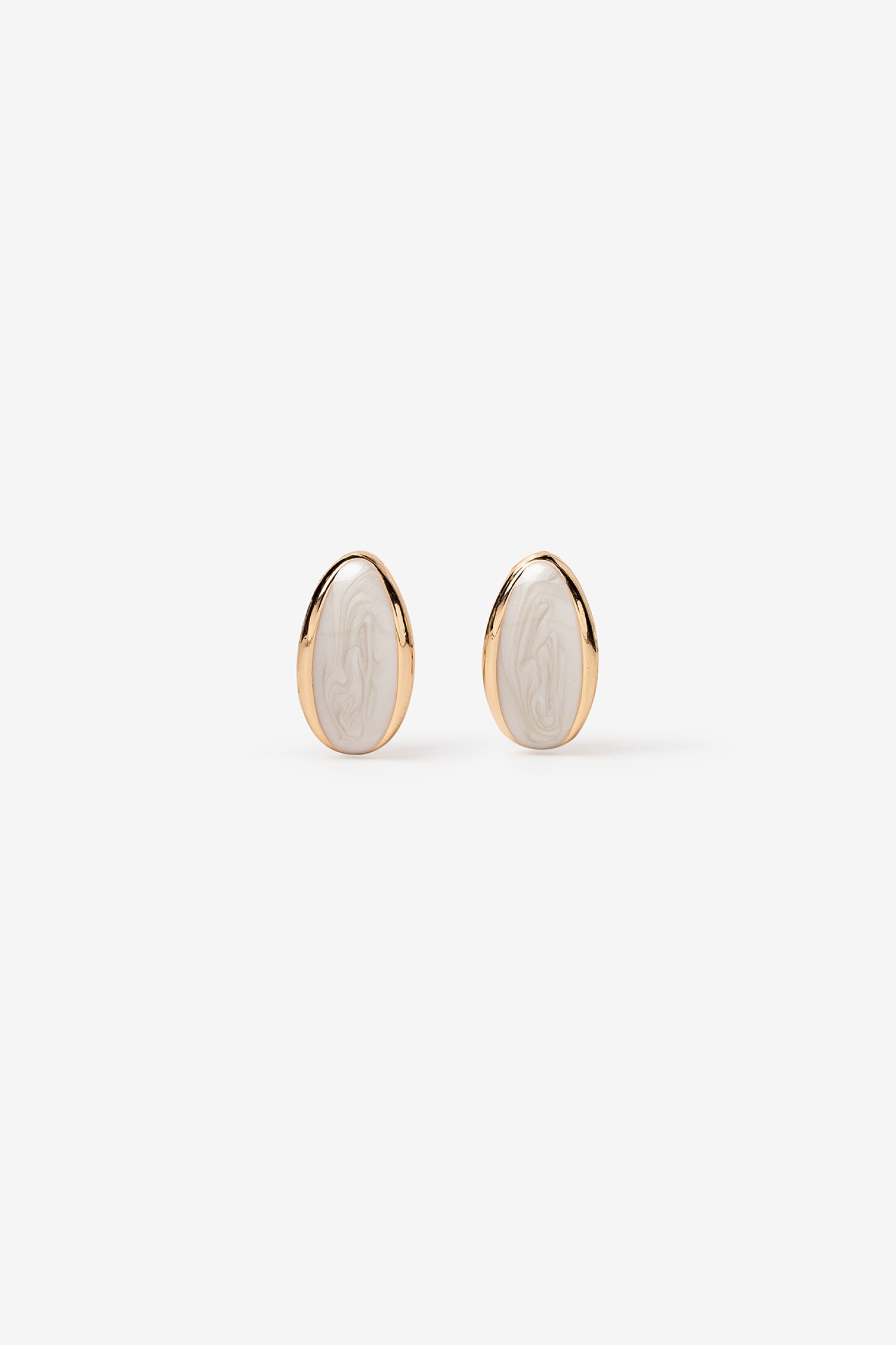 Gold Oval Minimalist Earrings