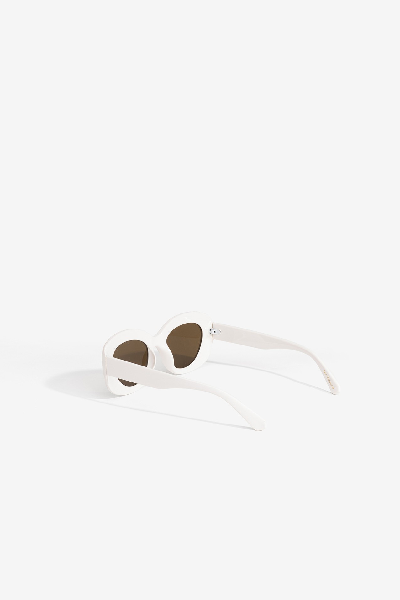 White chunky sunglasses