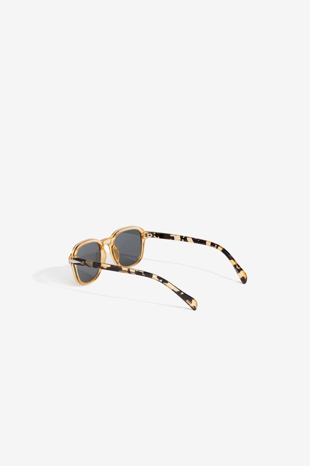 Beige Retro Sunglasses Beige Retro Sunglasses