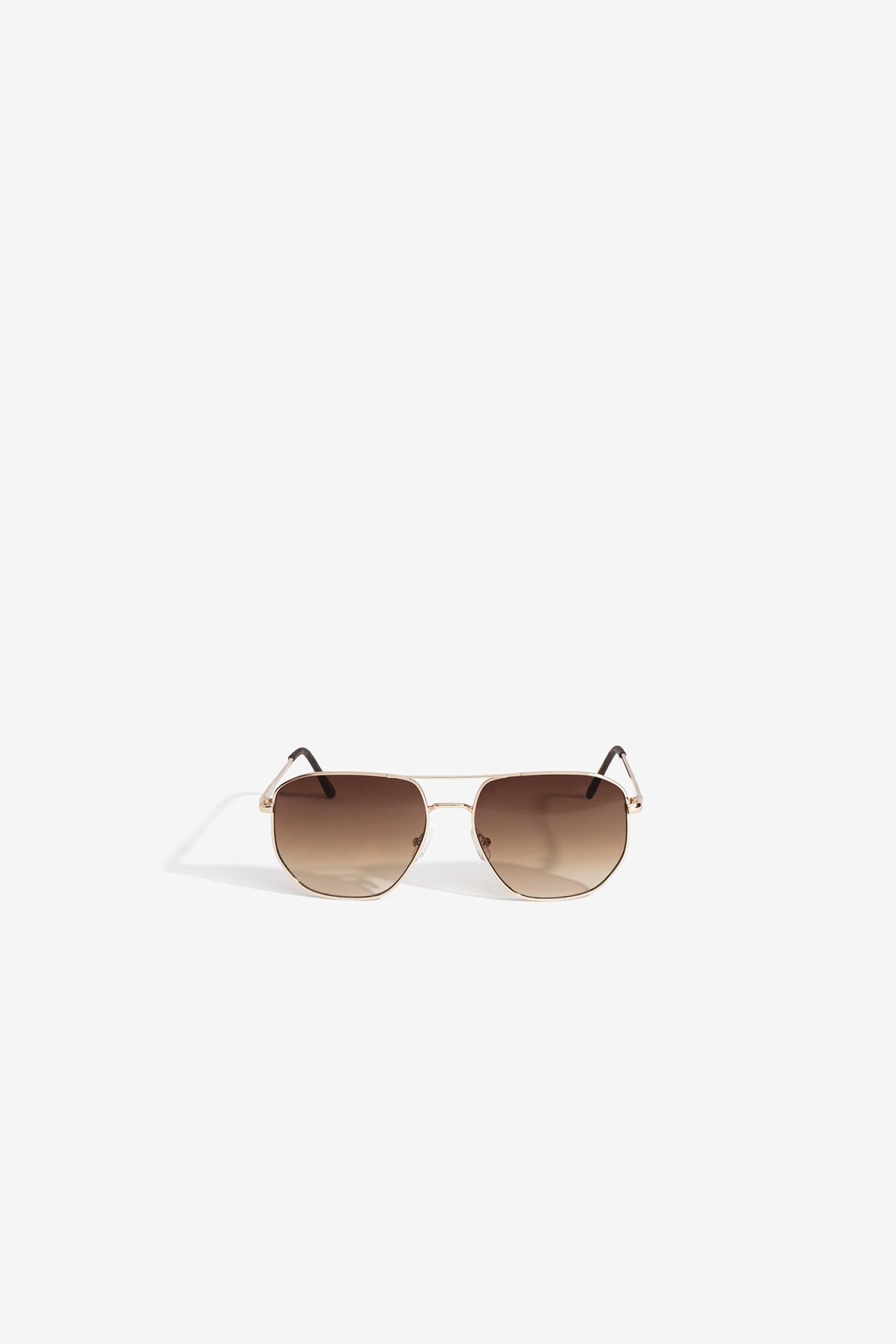 Gold Frame Aviator Sunglasses