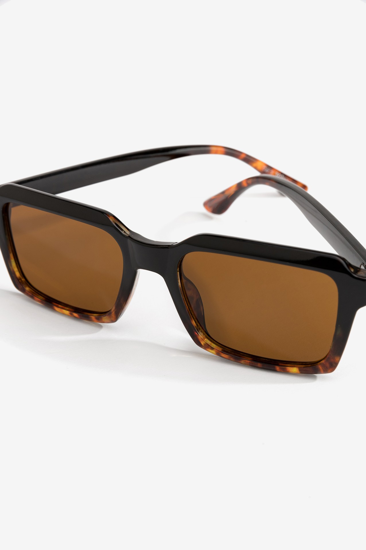 Black Frame Tortoiseshell Sunglasses