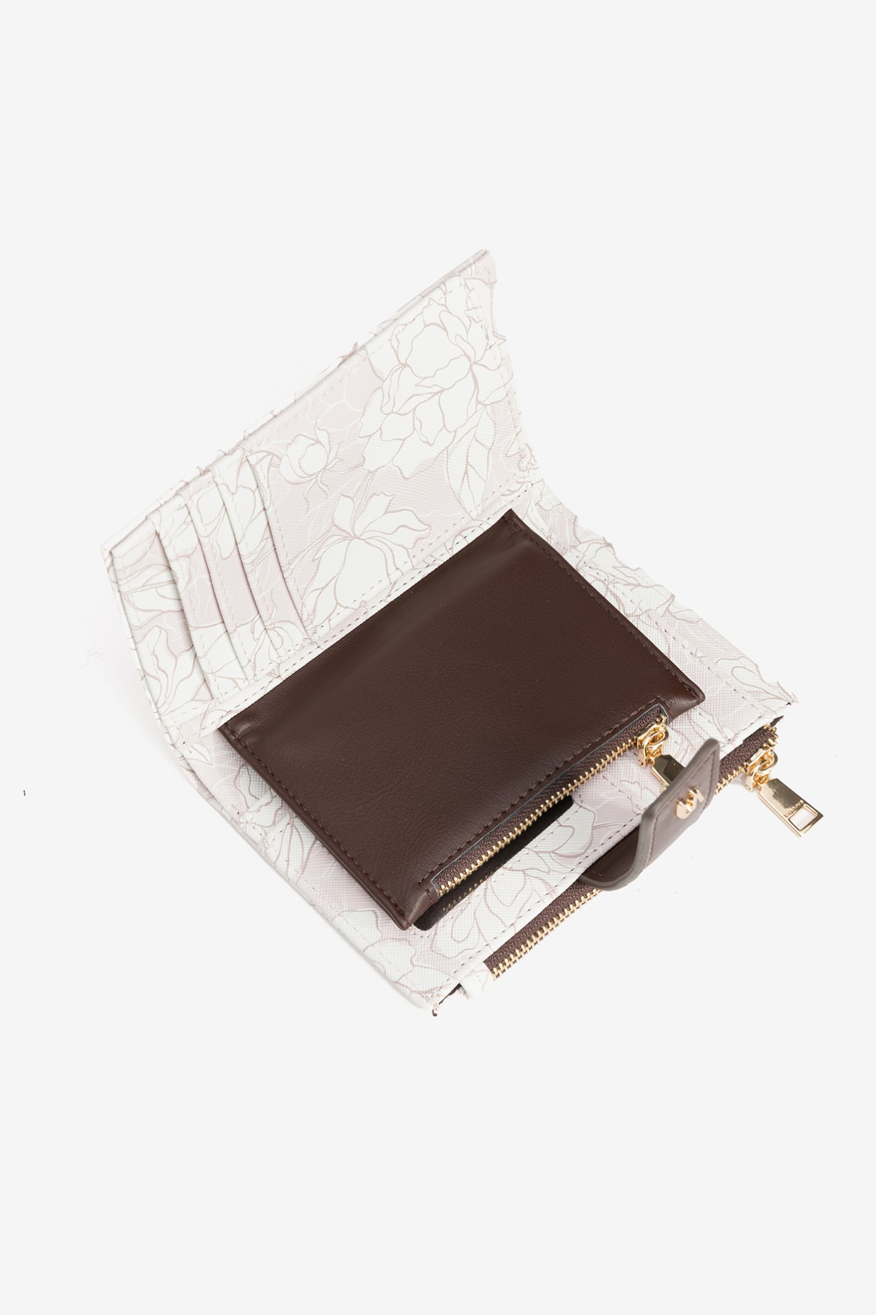 Monedero rosa con detalles marrones