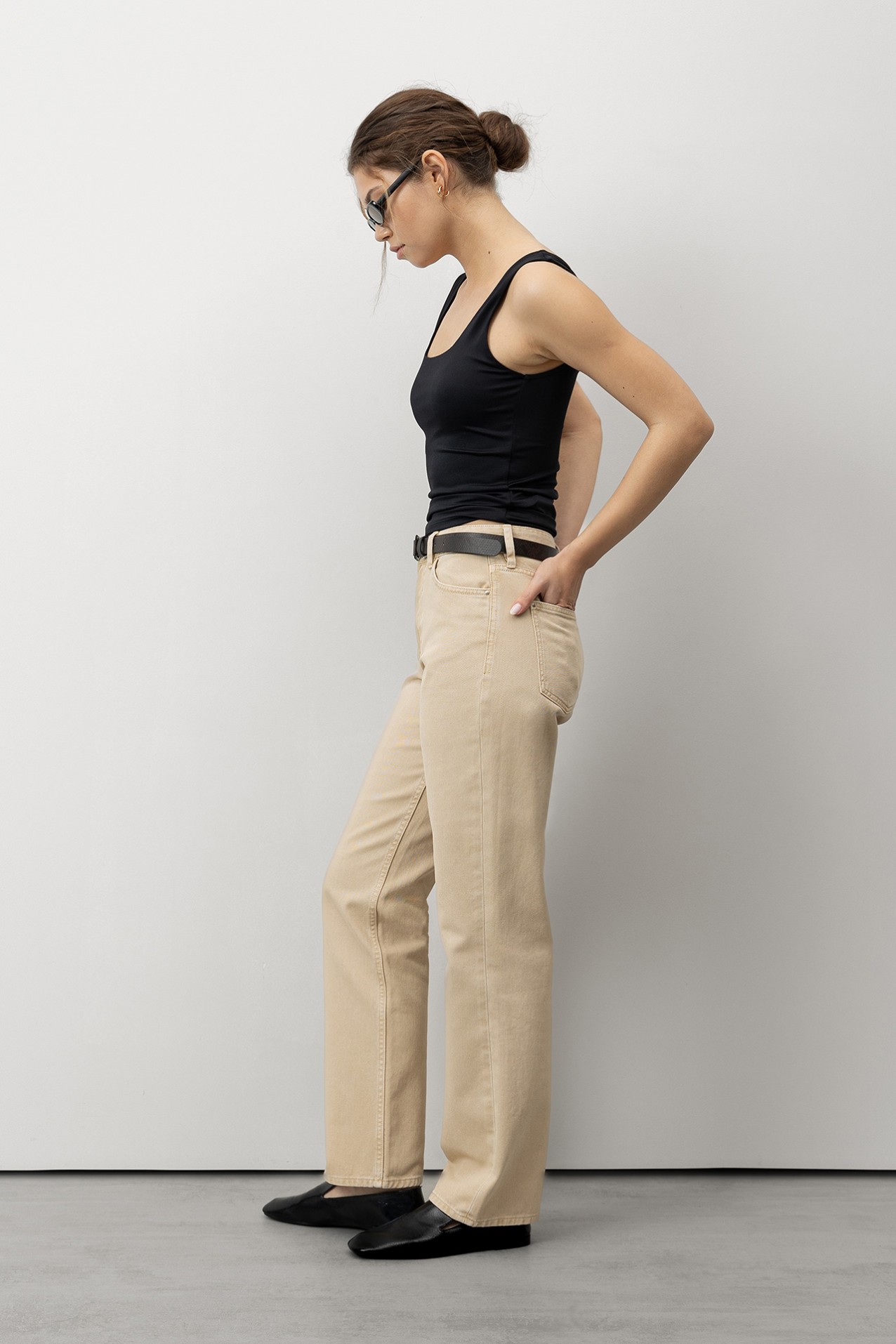 Stilvolle Beige Color Jeans Bild