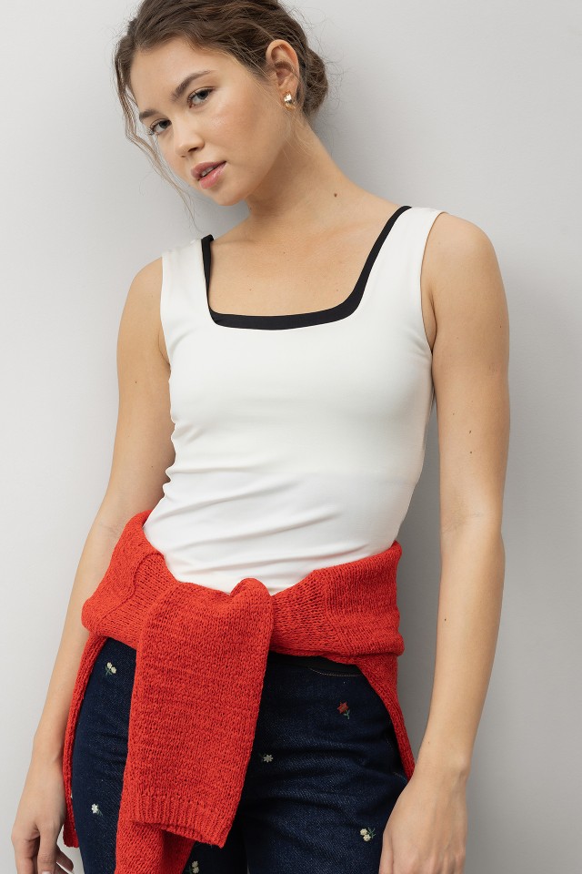 Camiseta slim blanca contraste Camiseta slim blanca contraste