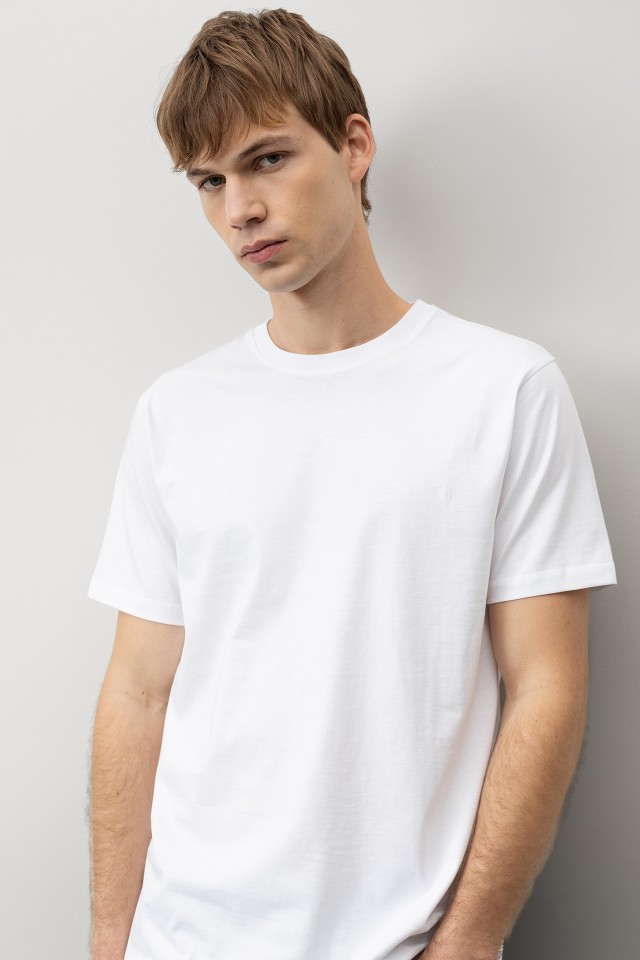 Camiseta Regular con Logo Bordado Camiseta Regular con Logo Bordado