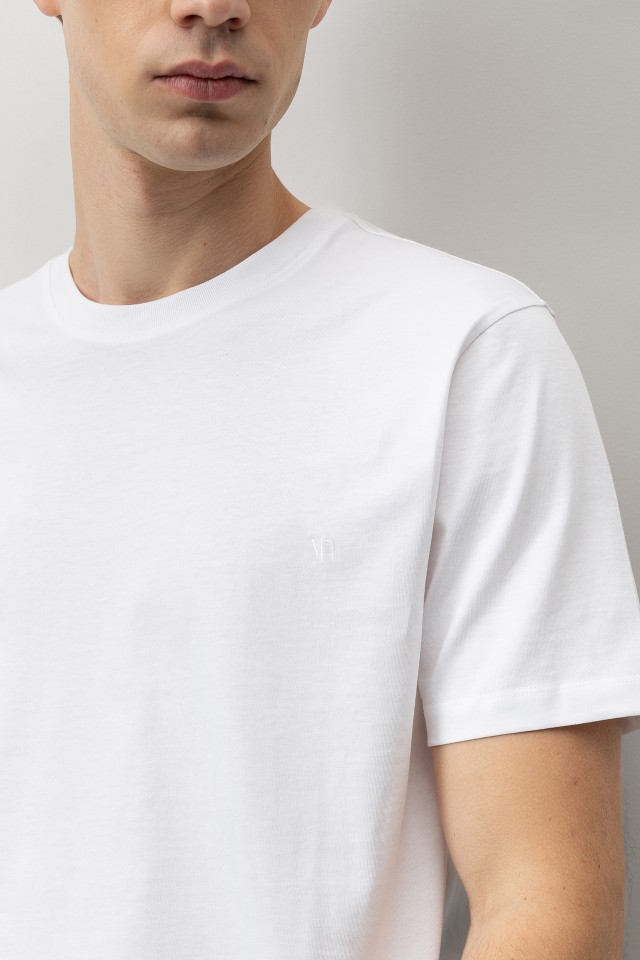 Camiseta Regular con Logo Bordado Camiseta Regular con Logo Bordado