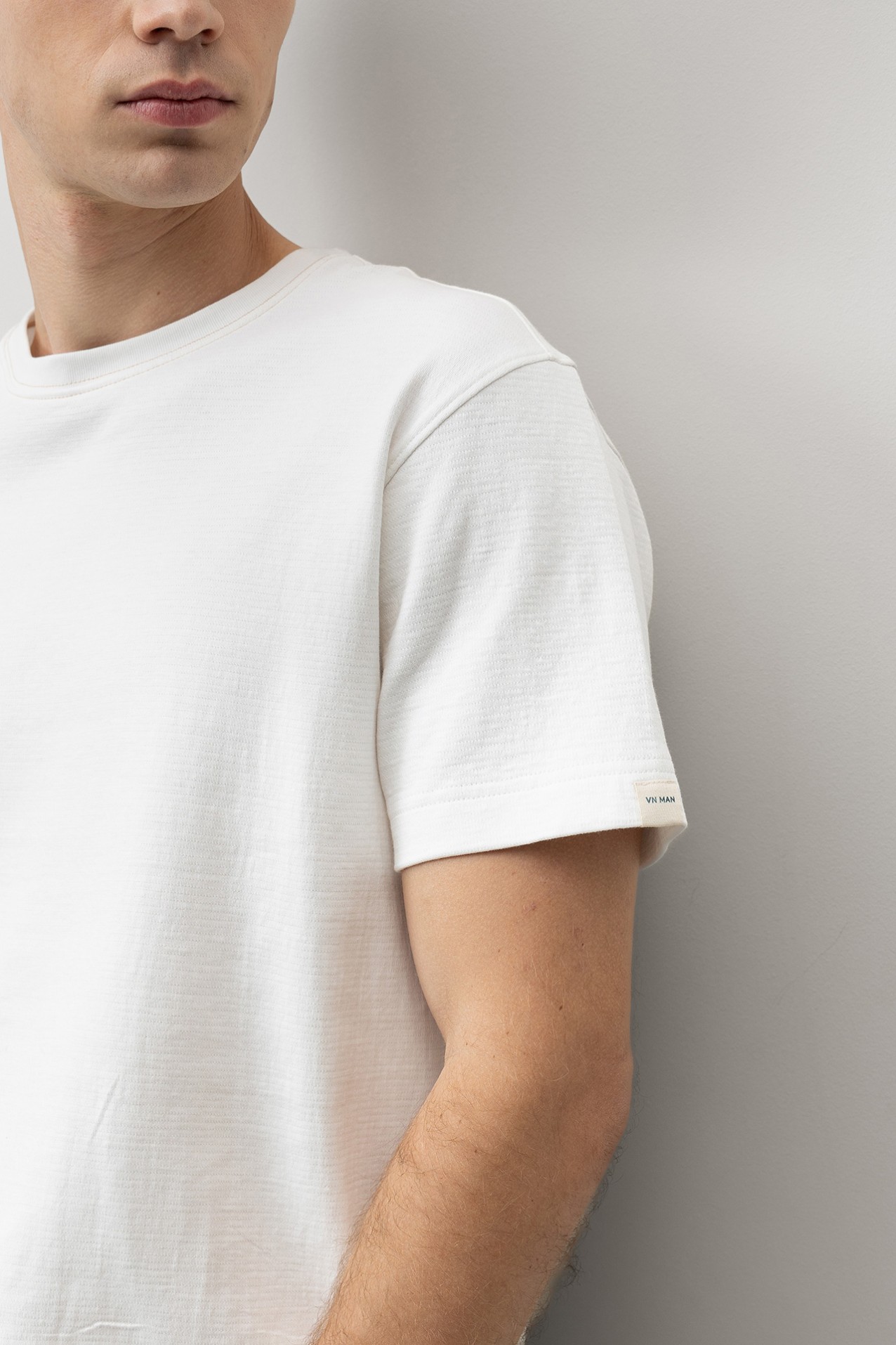 Camiseta beige corte regular
