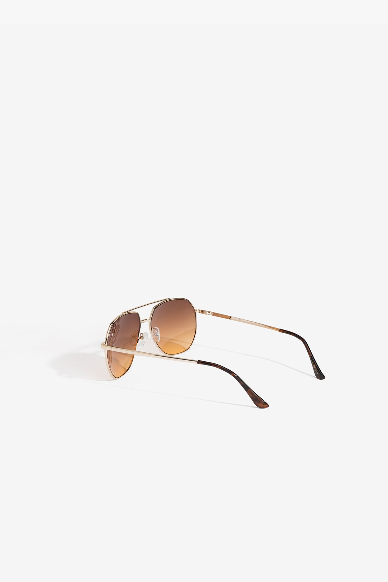 Gold Frame Aviator Sunglasses