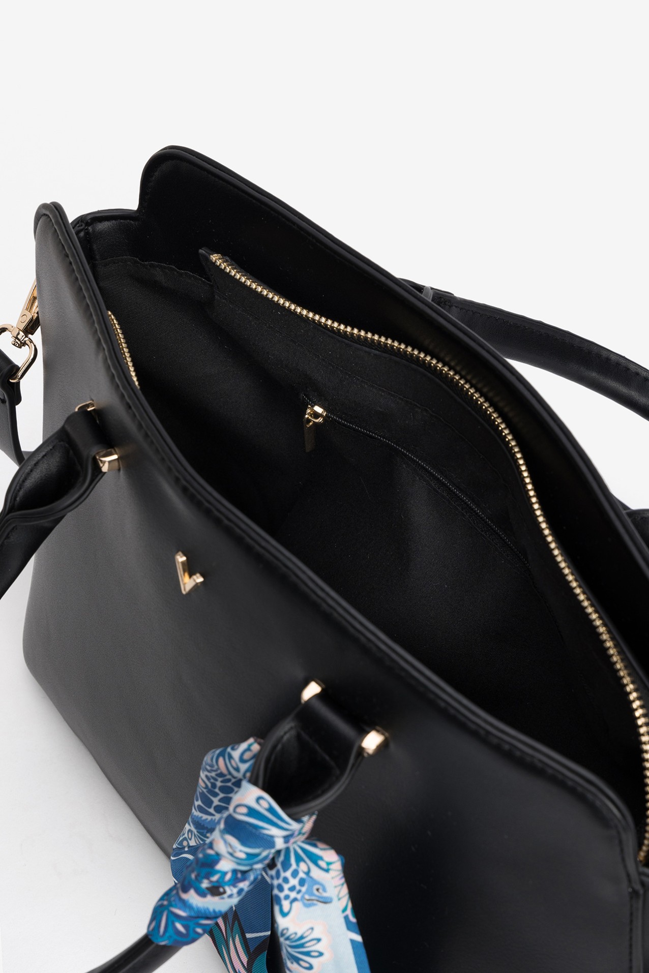 Black Structured Bag Scarf