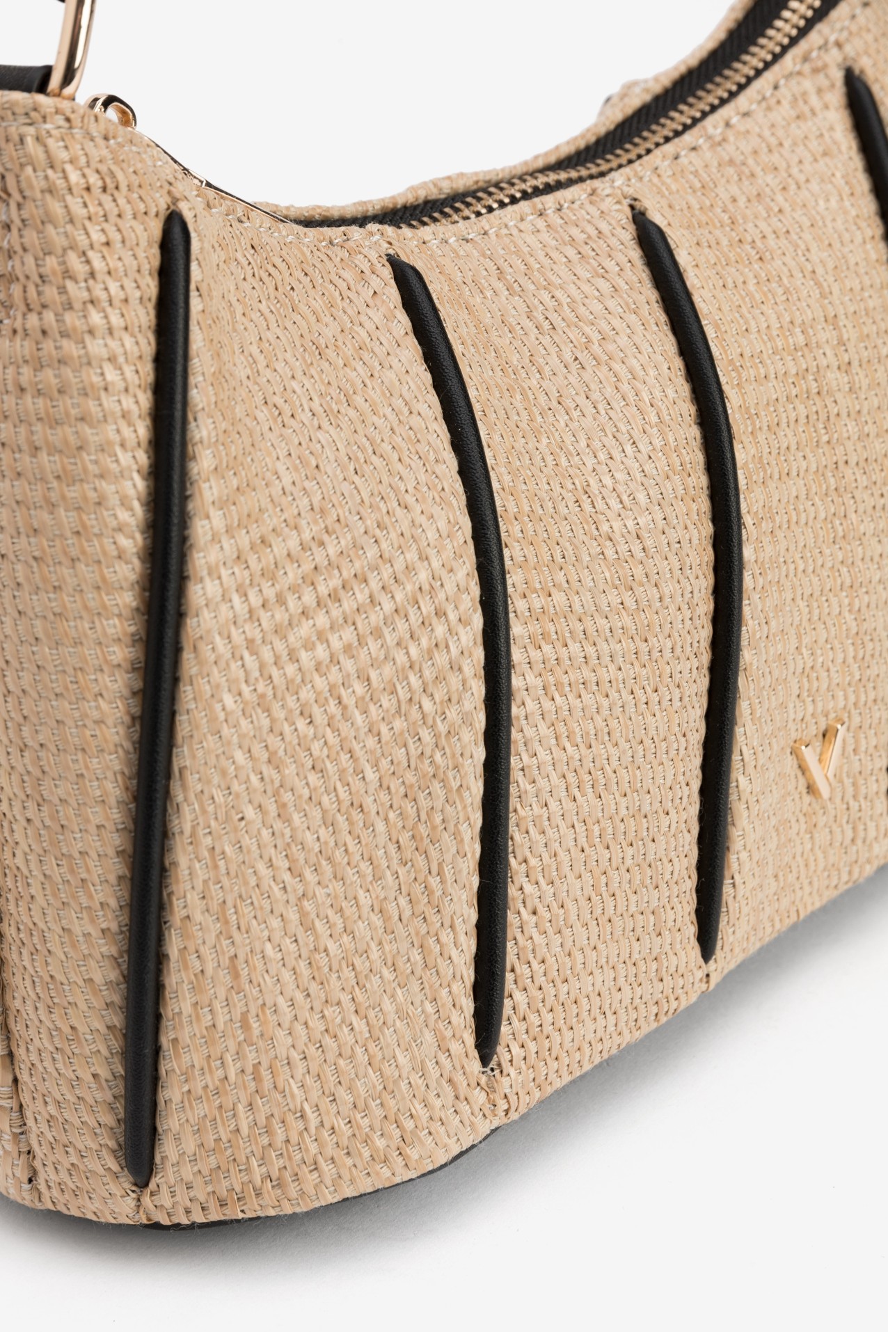 Cartera beige con textura