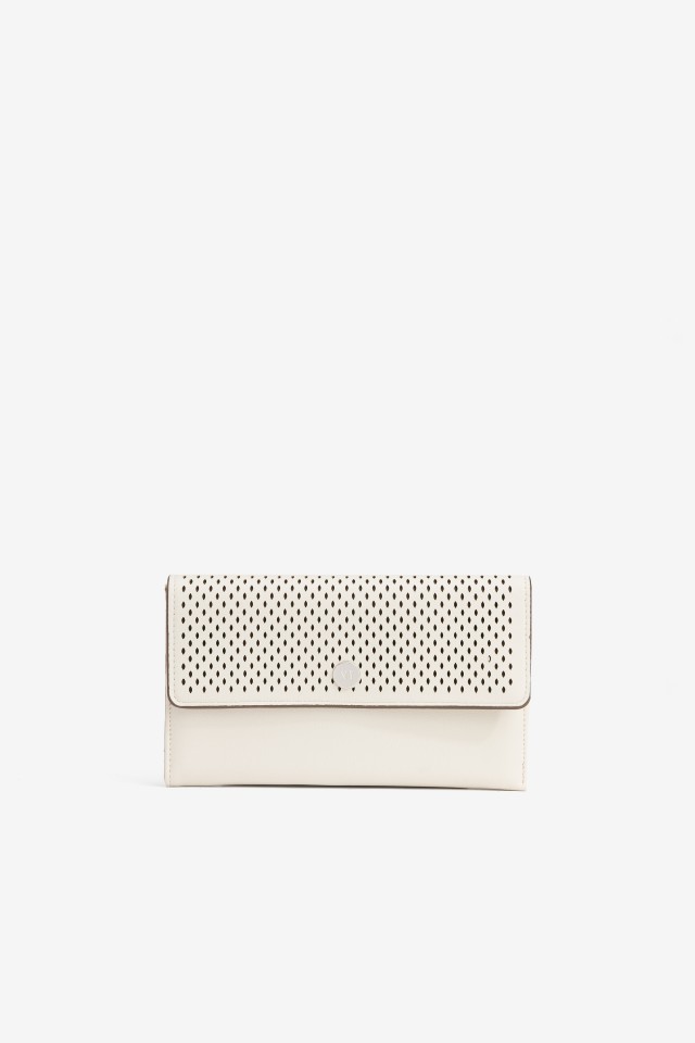Porta-moedas bege perfurado