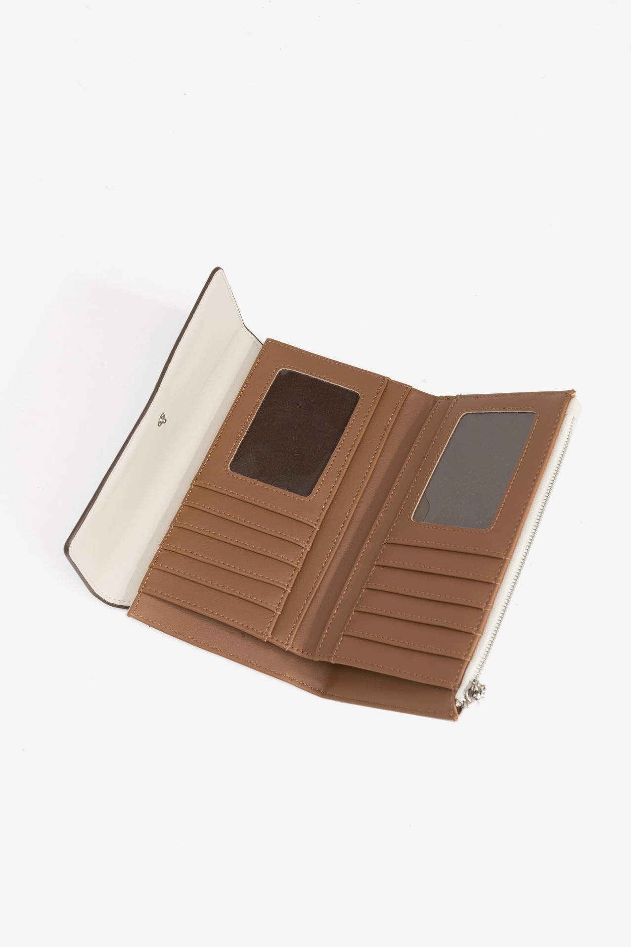 Porta-moedas bege perfurado