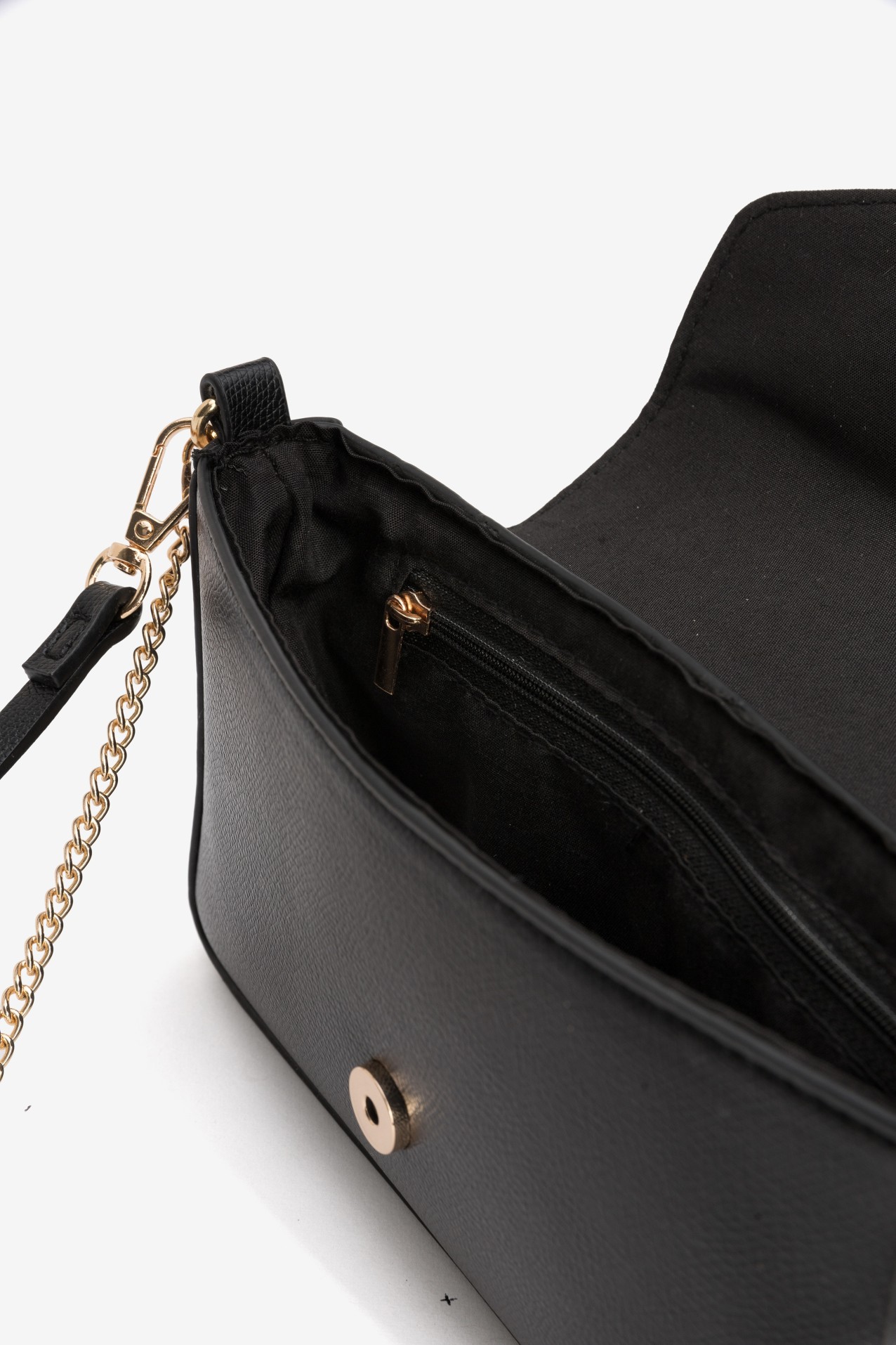 Black Wallet With Chain