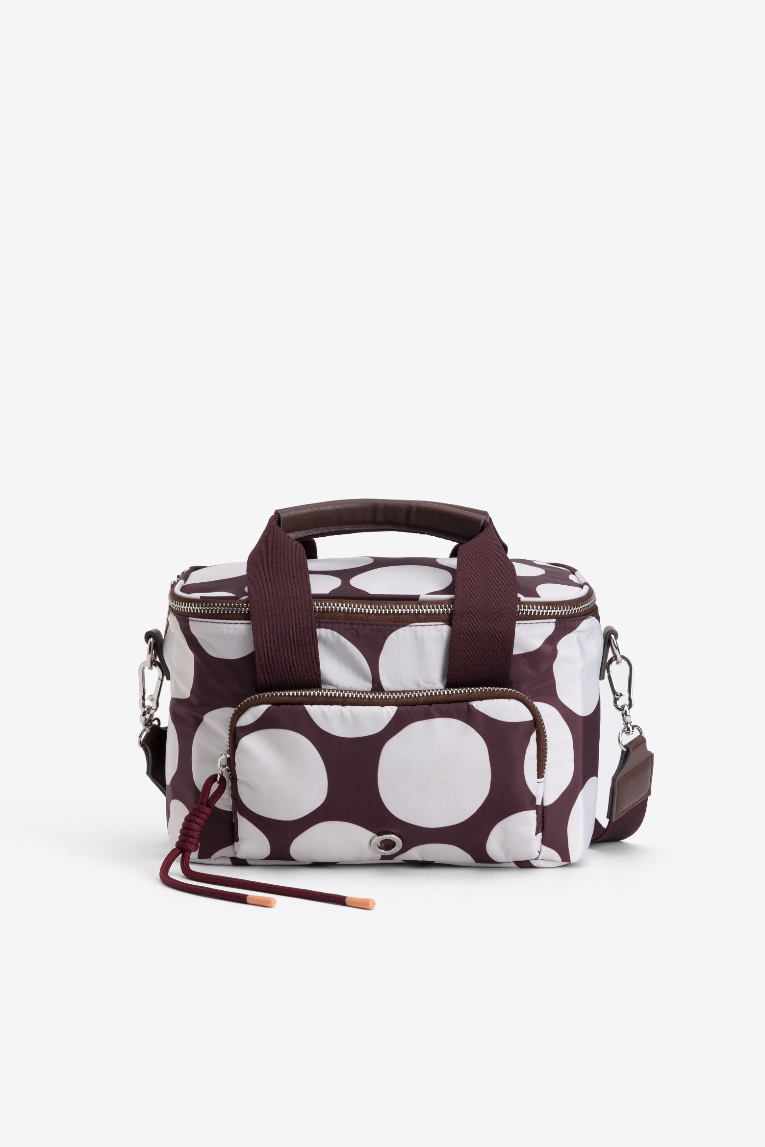 Nylon lunchbox with polka dot print.