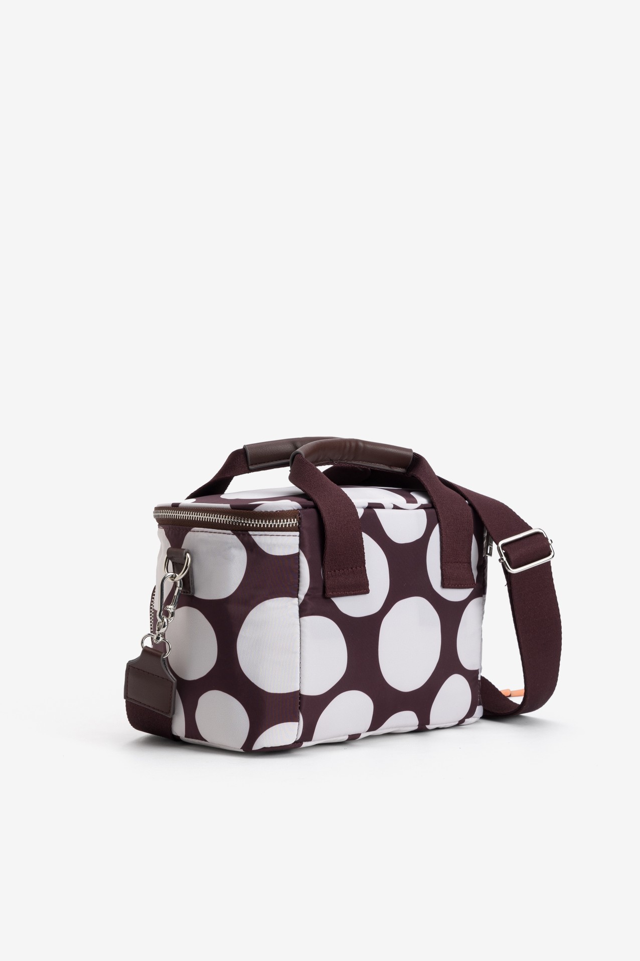 Nylon lunchbox with polka dot print.
