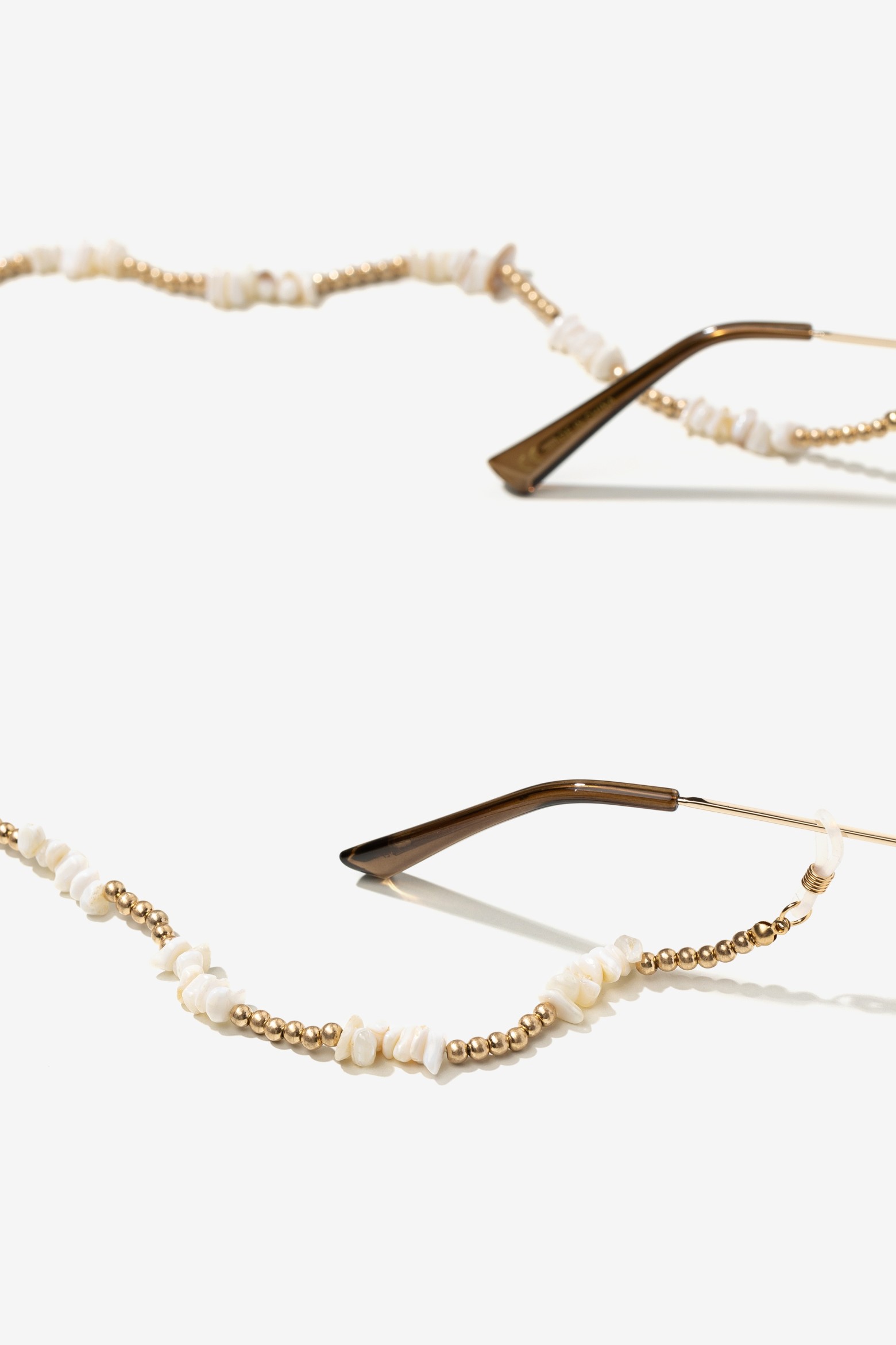 Cadena gafas dorada perlas