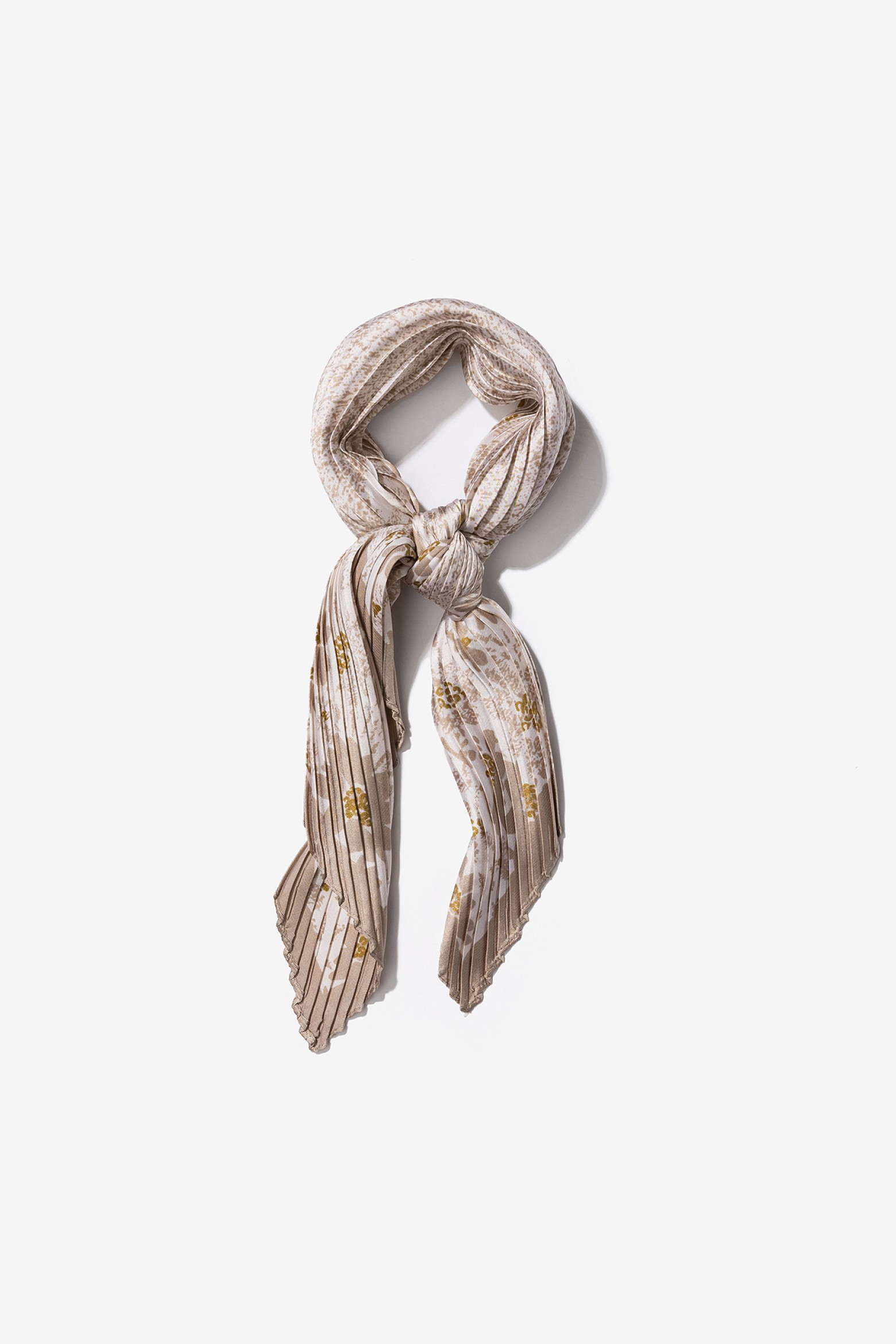 Bandana beige plisada dorada