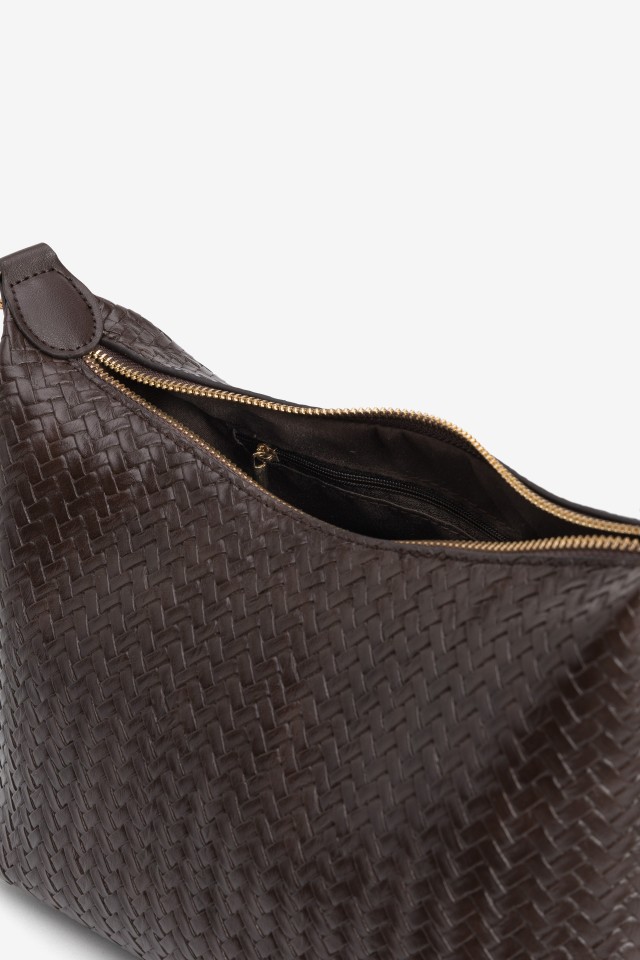 Cartera marrón trenzada Cartera marrón trenzada