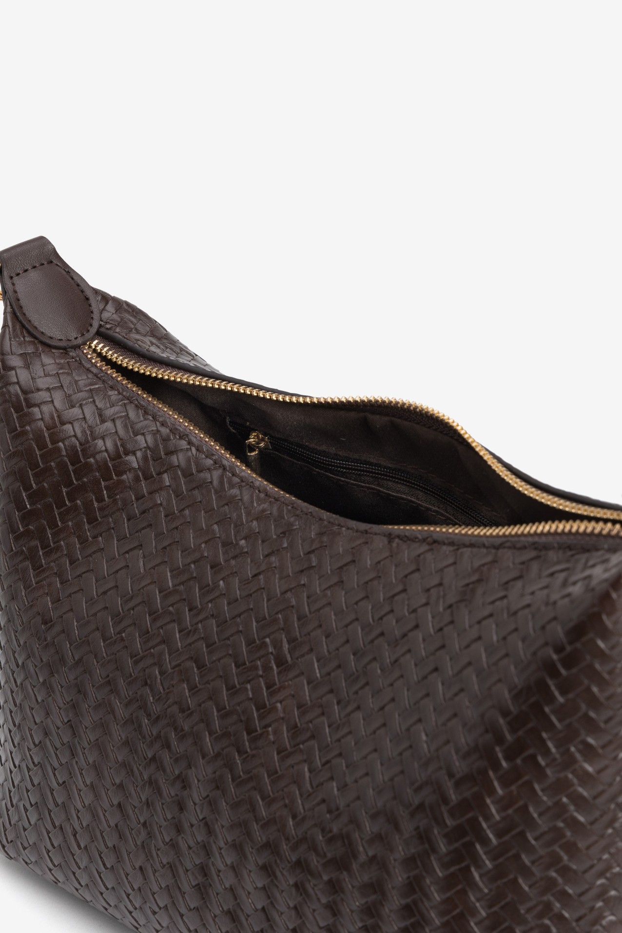 Cartera marr�n trenzada