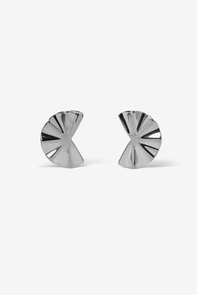 Brincos prateados geom�tricos
