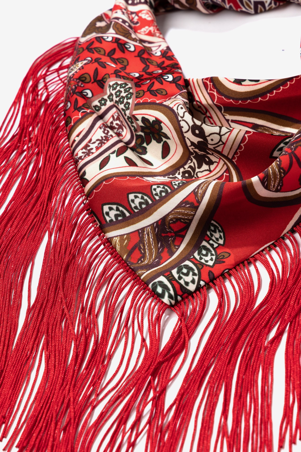 Bandana roja con flecos largos