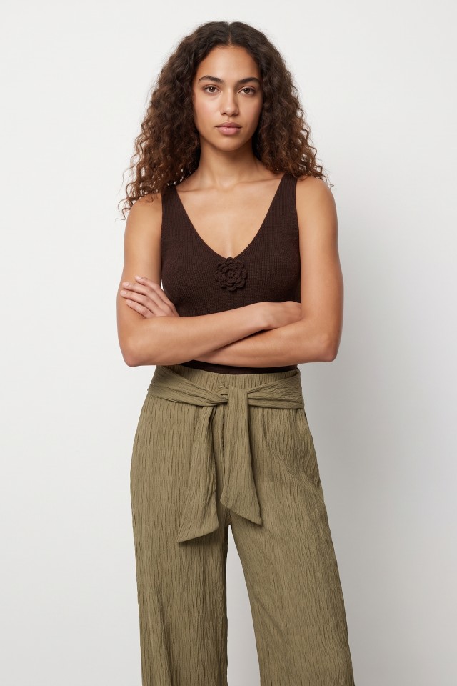 Camisola tricotada castanha slim