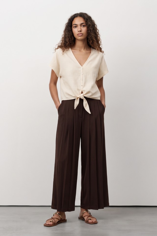 Blusa cropped beige claro Blusa cropped beige claro