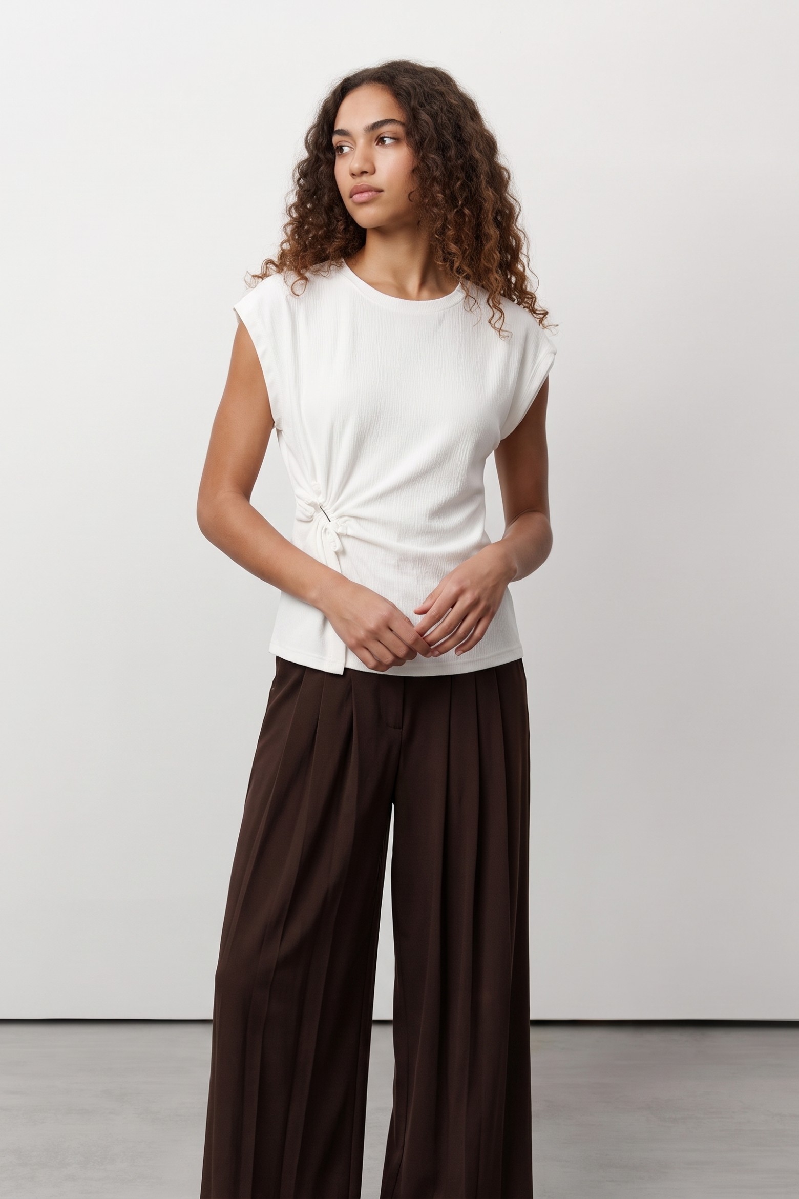 White T-shirt With Side Knot