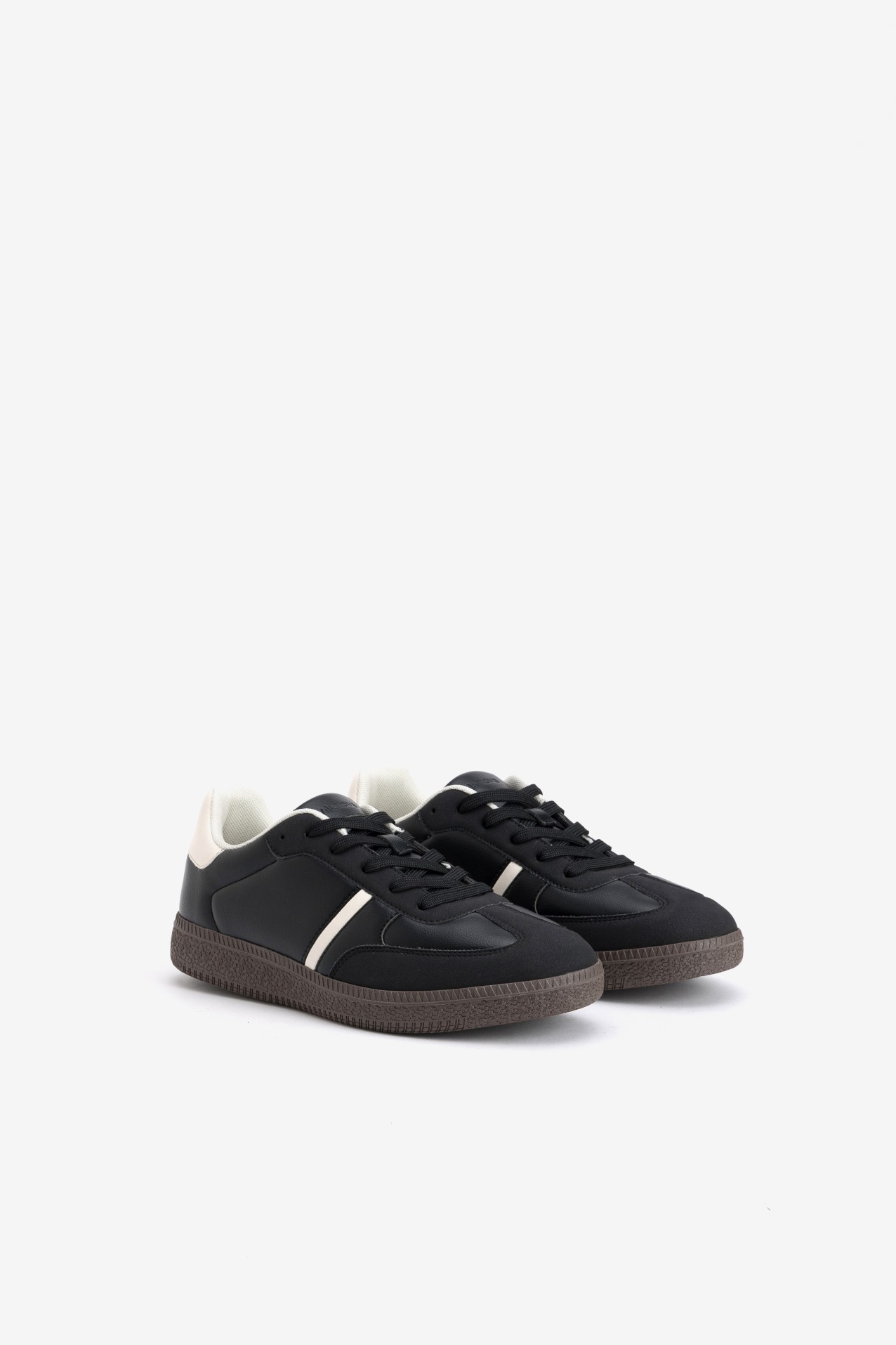 Zapatillas negras retro