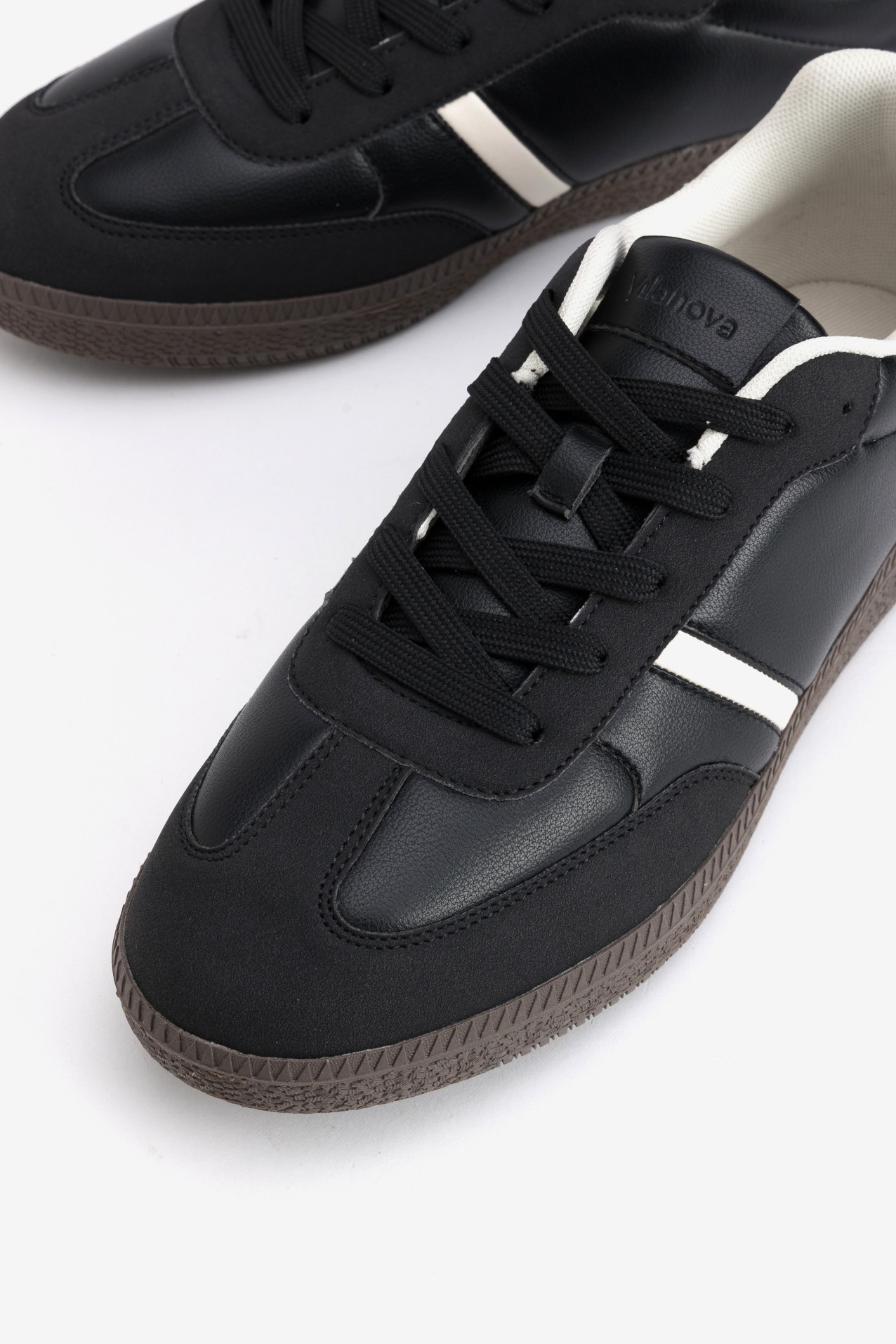 Zapatillas negras retro