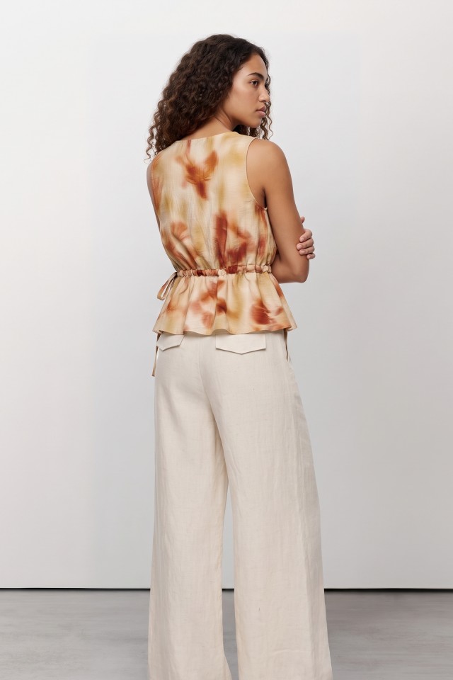 Blusa estampada sem mangas Blusa estampada sem mangas