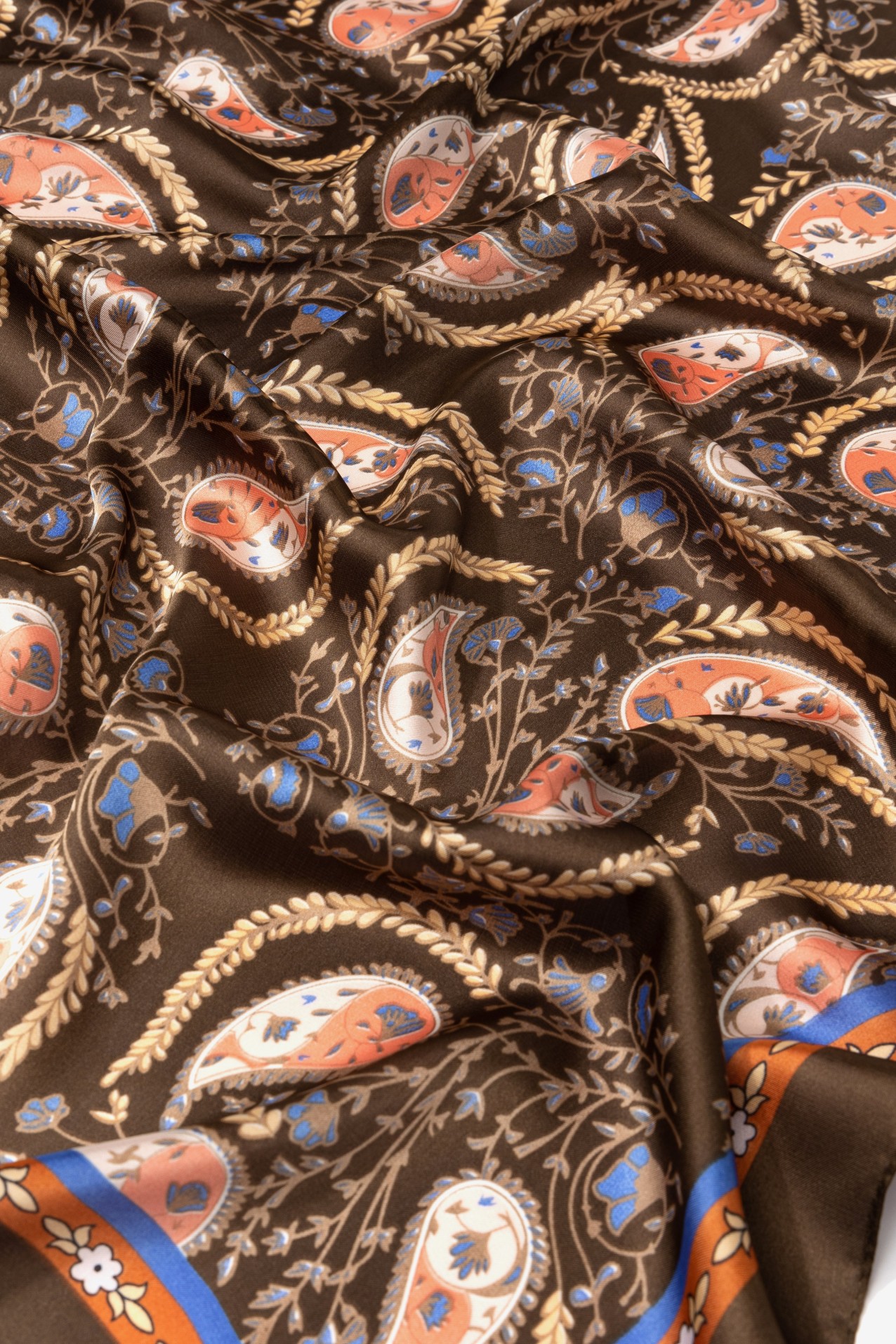 Bandana cuadrada paisley marr�n