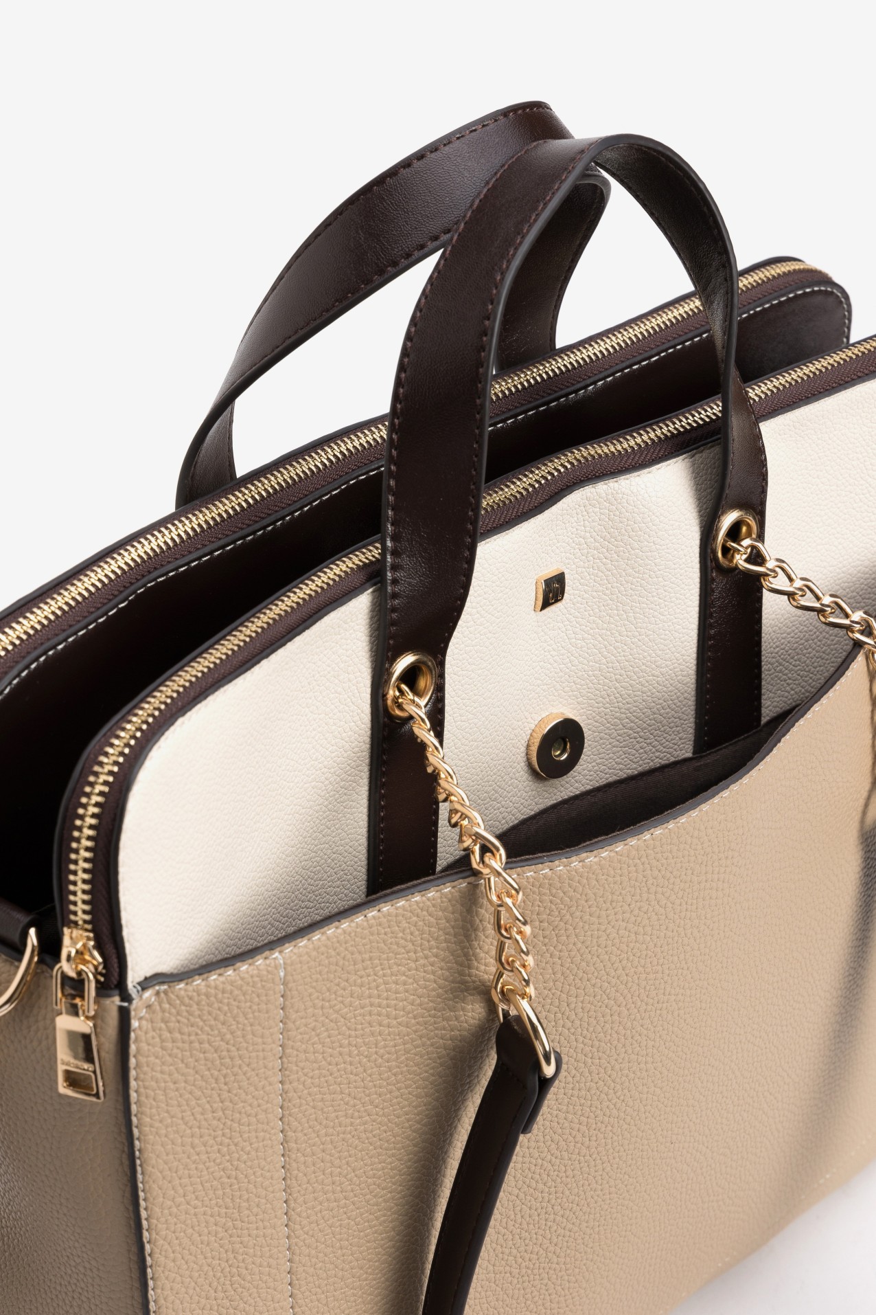 Cartera beige estructurada chic