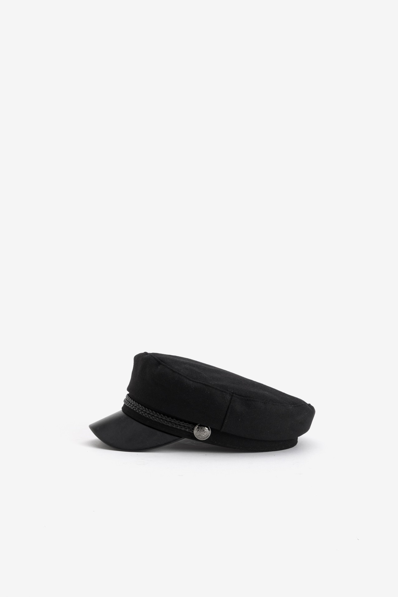 Gorra negra con detalle met�lico