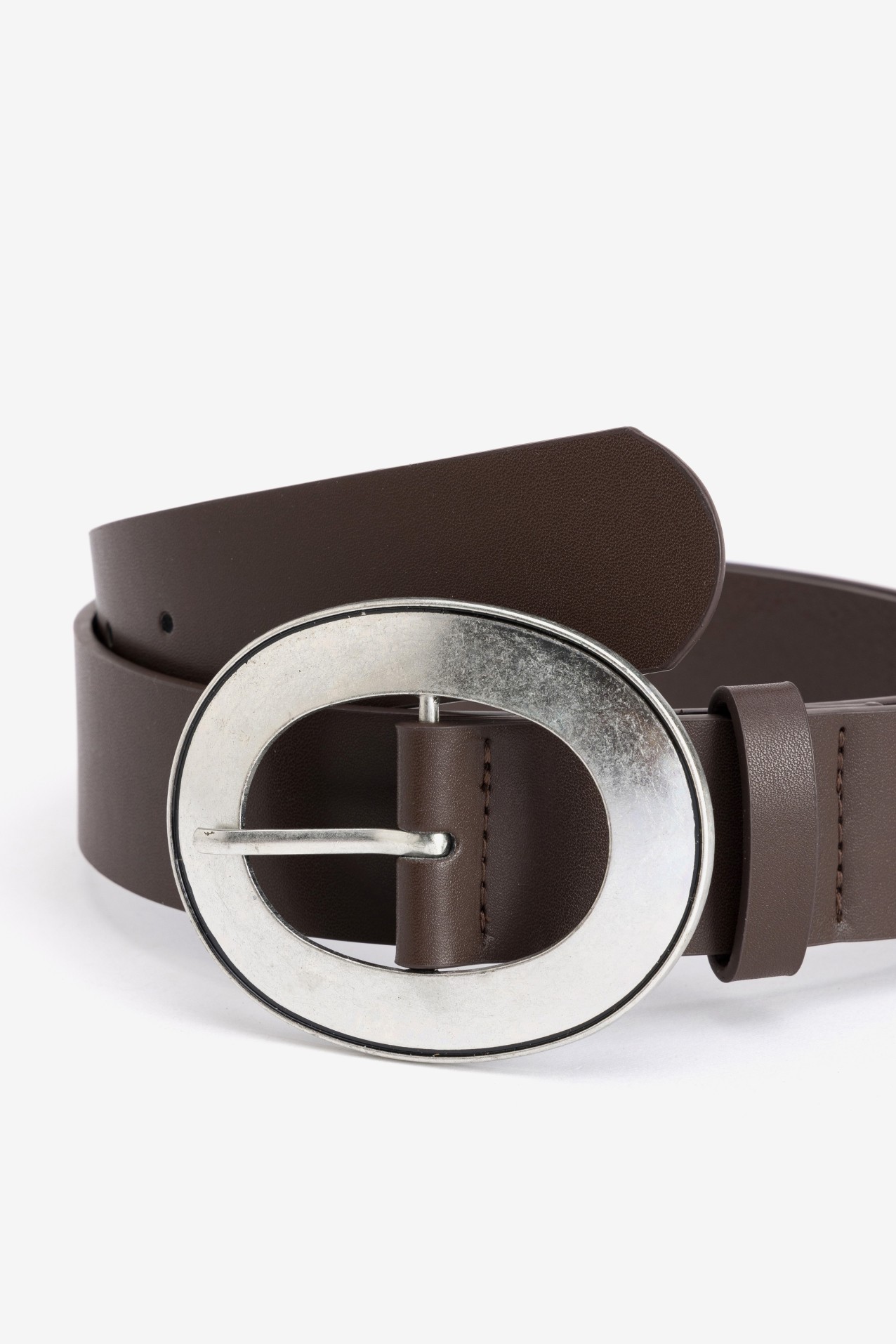 Cinto castanho fivela oval