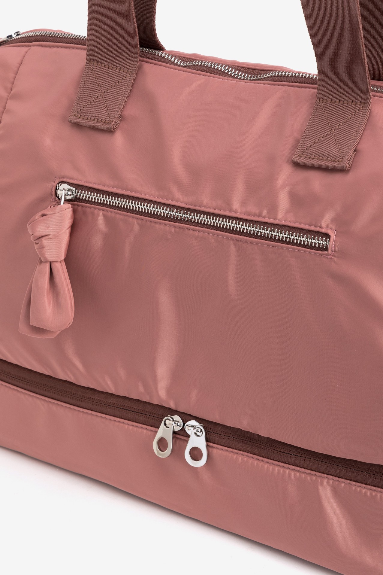 Pink wide bag with zips