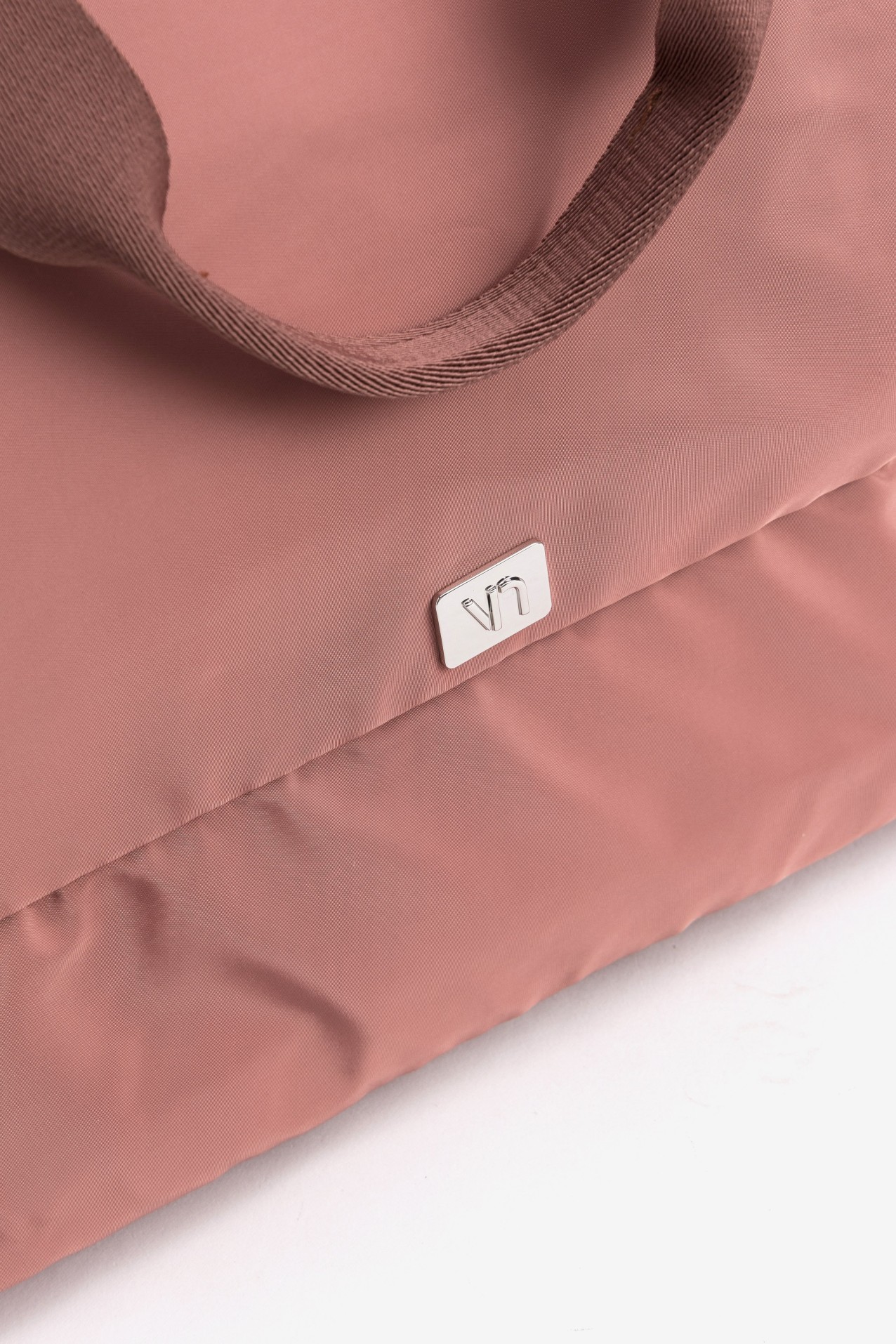 Pink wide bag with zips
