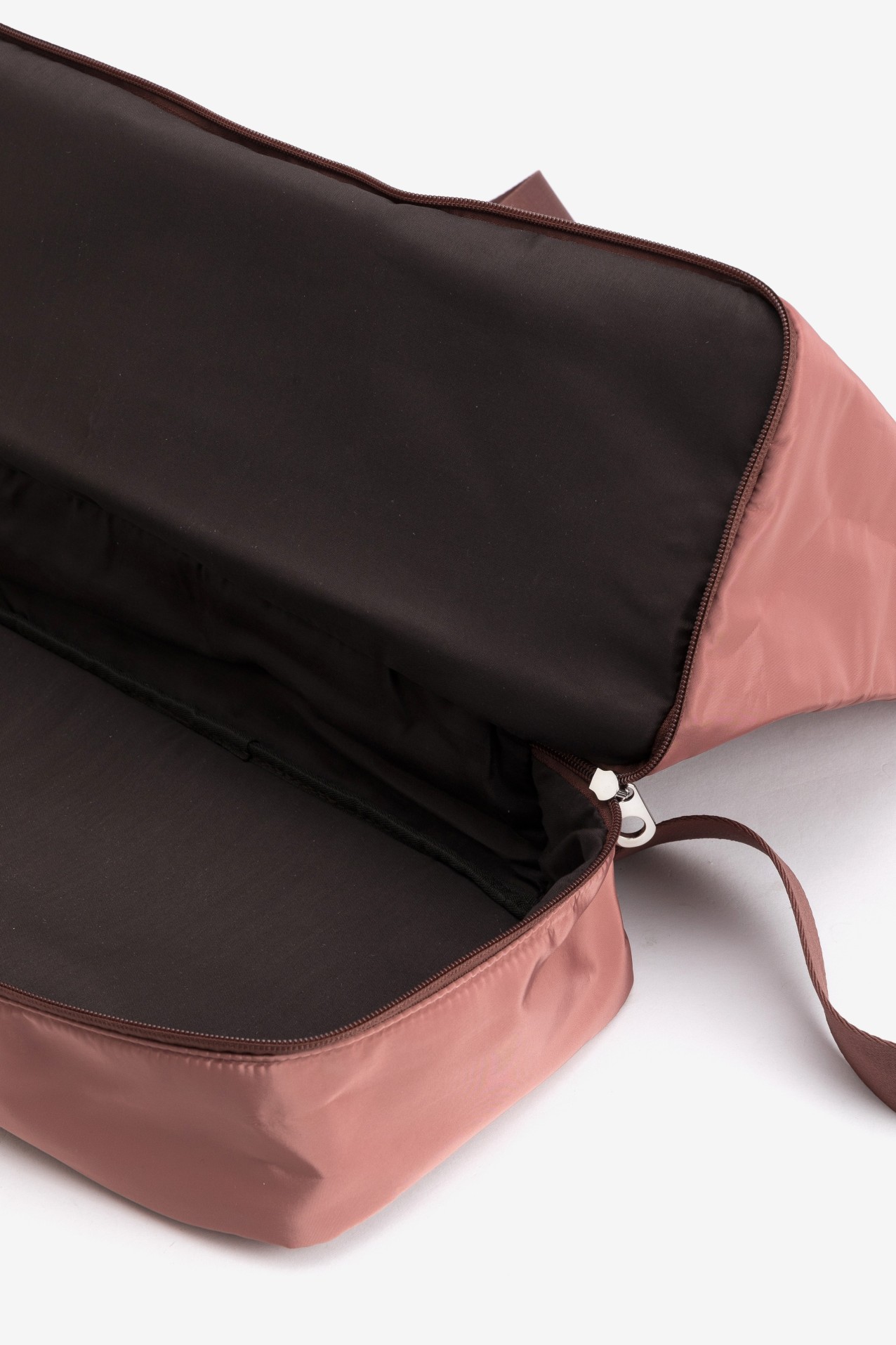 Pink wide bag with zips