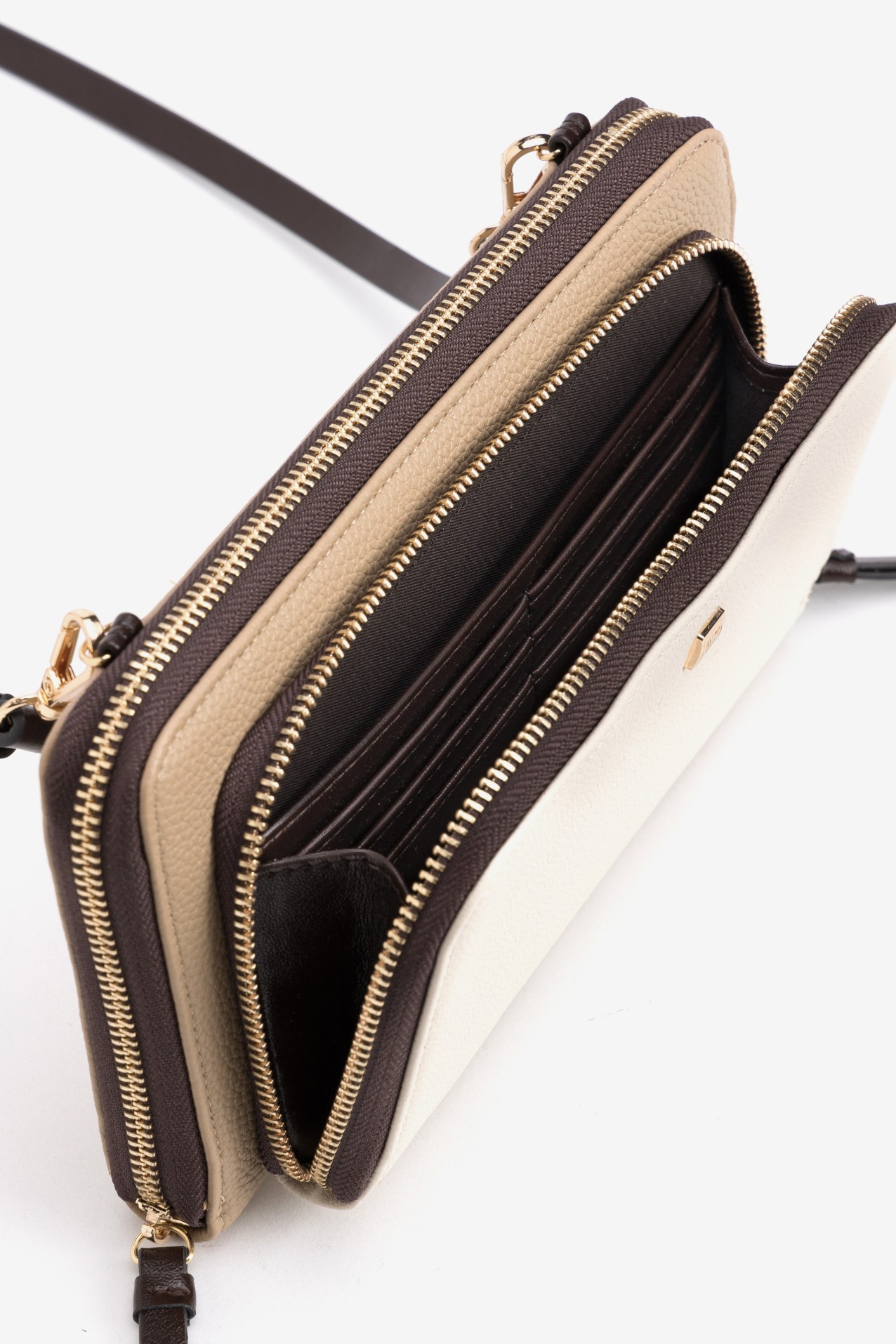 Monedero beige con correa