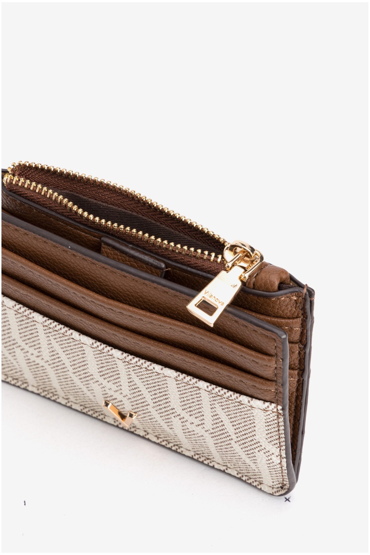 Monedero marr�n compacto