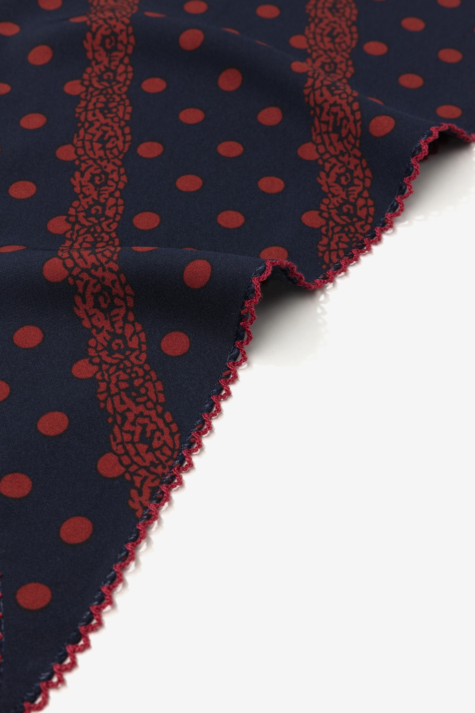 Bandana azul con lunares rojos