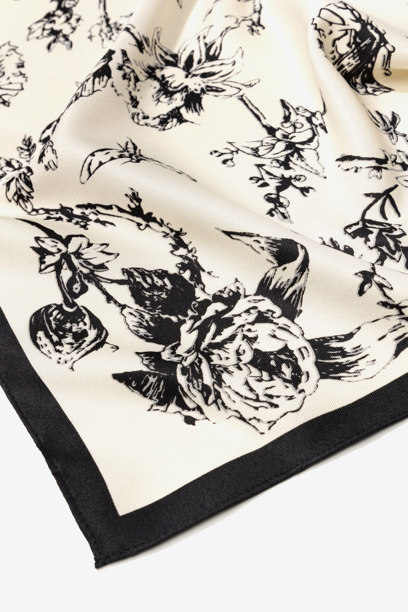 Bandana floral Preto e Branco