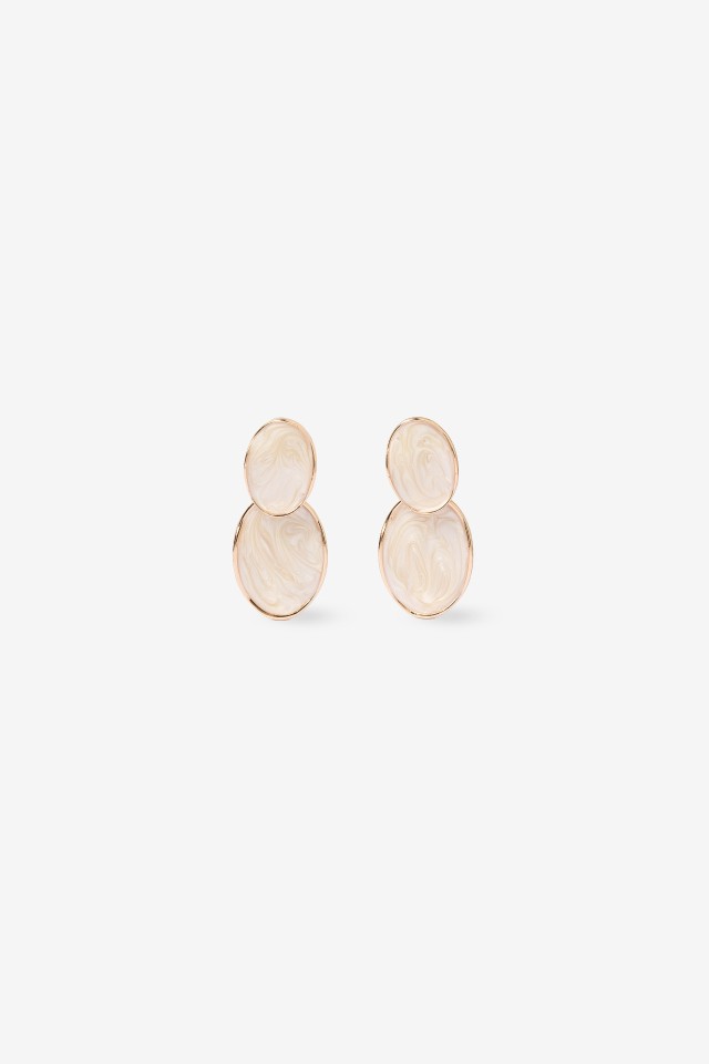 Brincos ovais dourados minimalistas