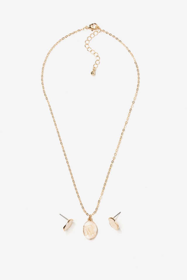 Conjunto dourado minimalista