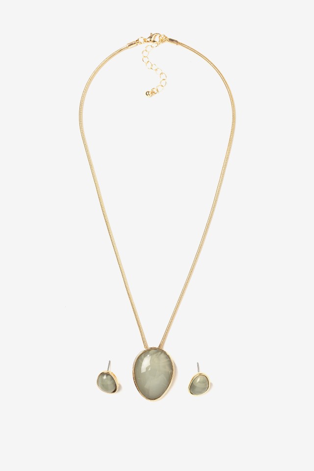 Conjunto dourado minimalista