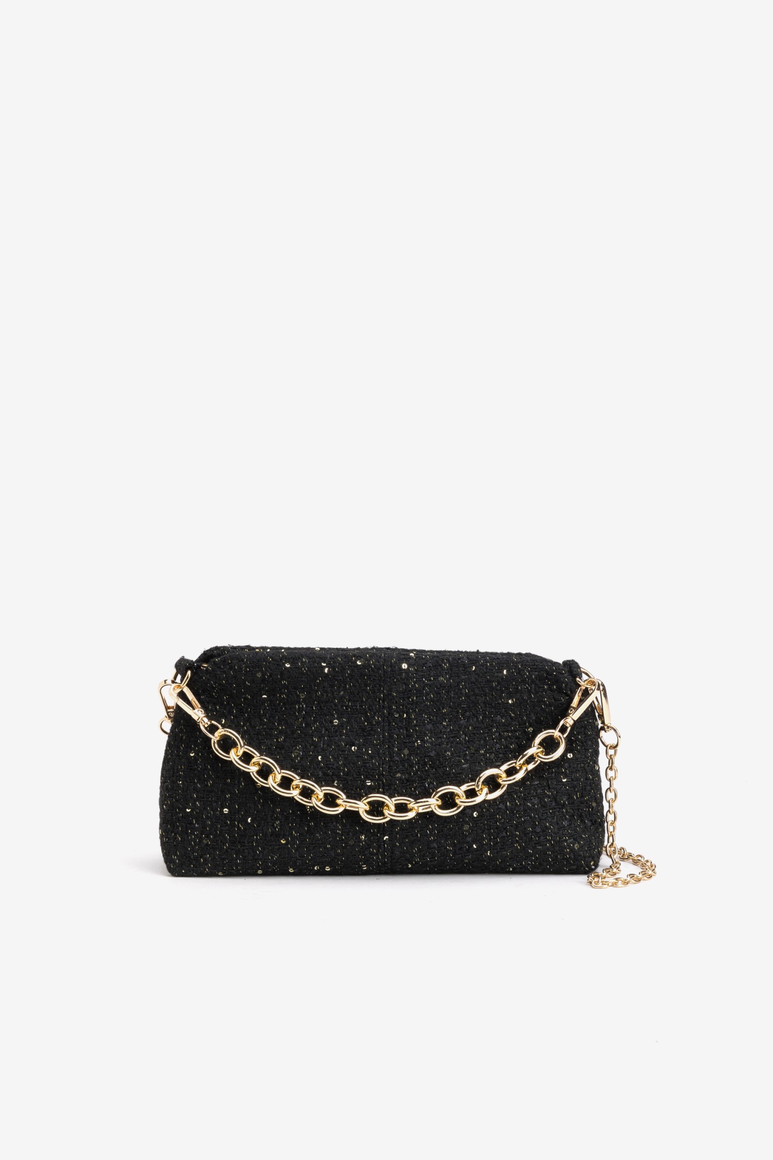 Cartera negra con cadena
