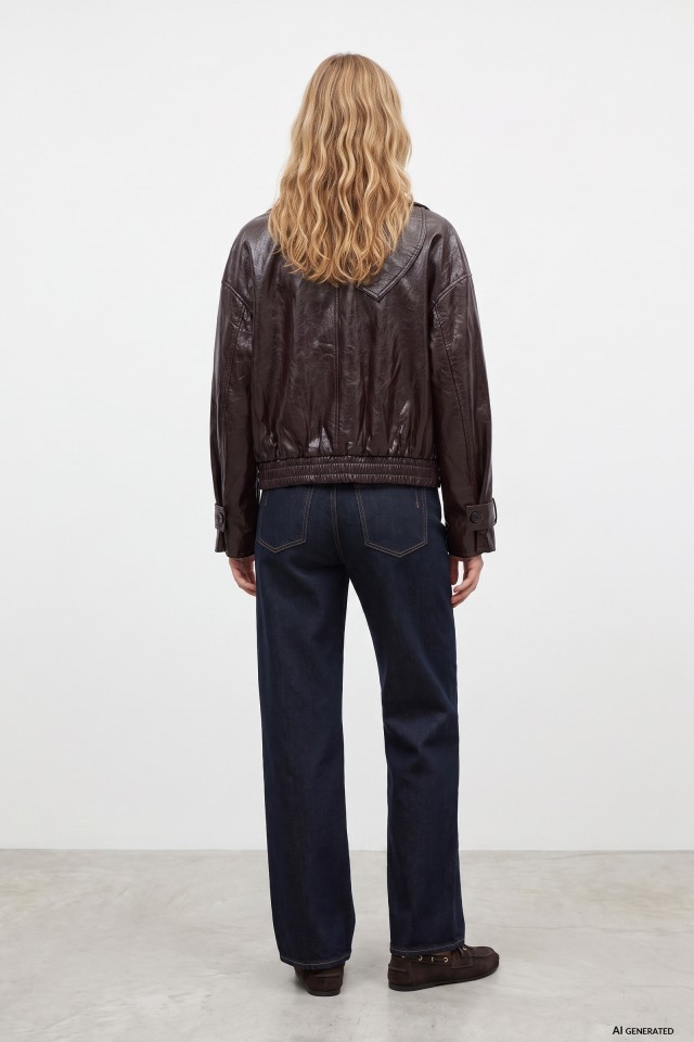 Cazadora corta borgoña oversize Cazadora corta borgoña oversize